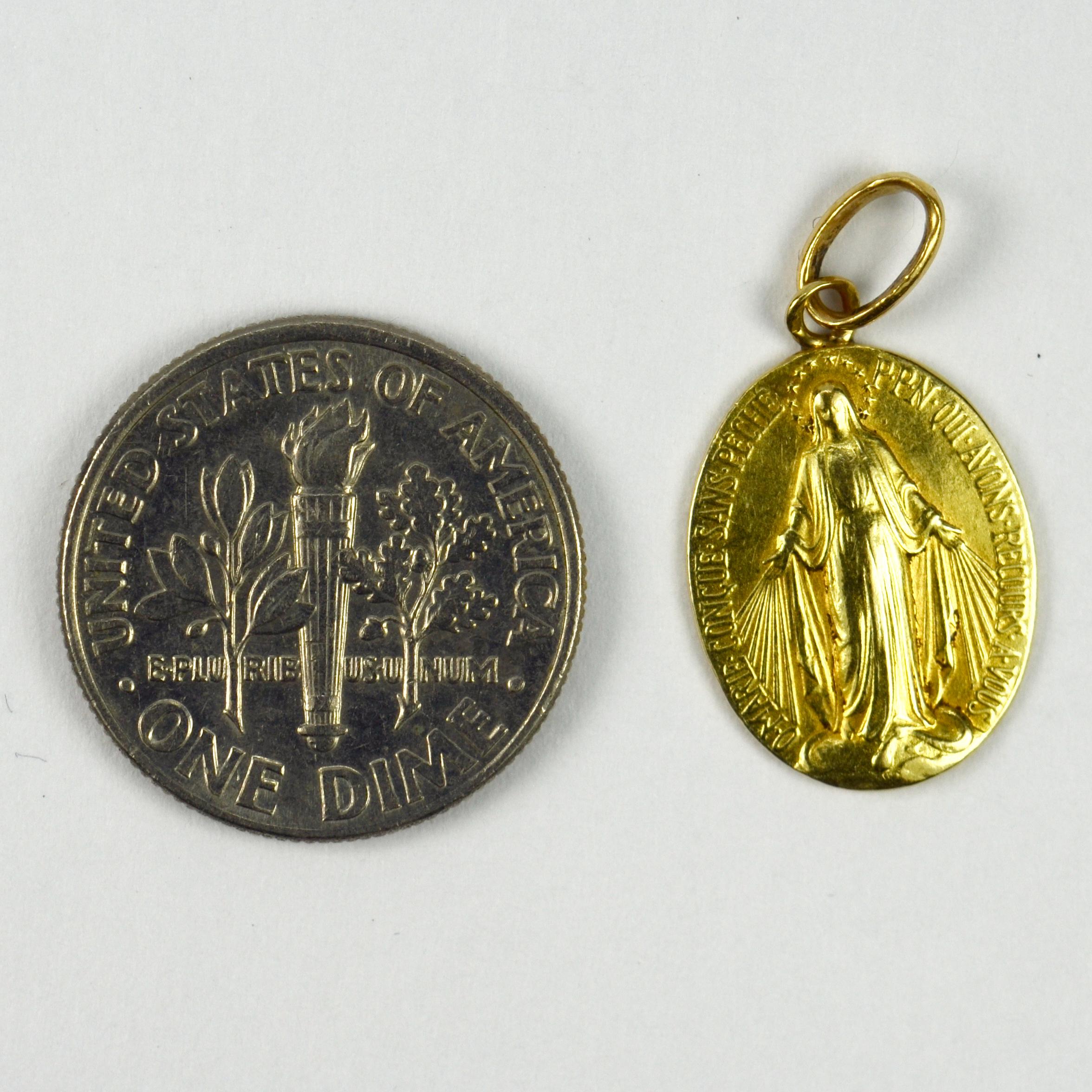 French 18 Karat Yellow Gold Virgin Mary Miraculous Medal Charm Pendant In Good Condition In London, GB