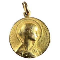 Pendentif français médaillon Virgin Mary Virgo Virginum en or jaune 18 carats