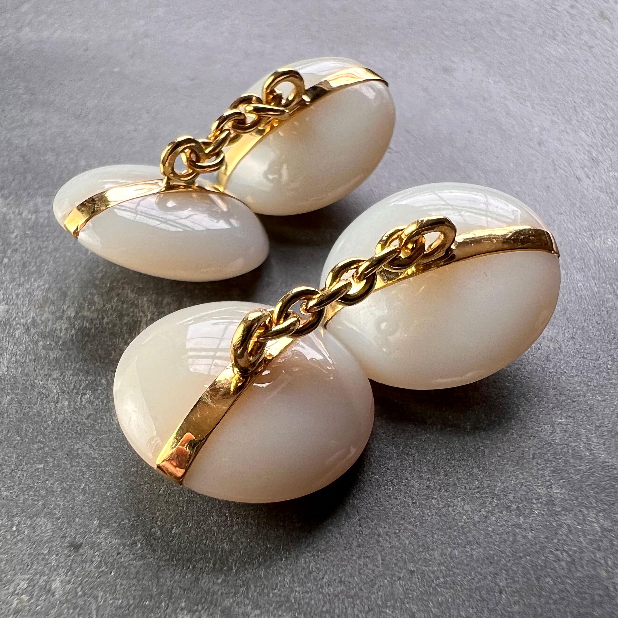 French 18K Yellow Gold White Agate Stripe Cufflinks In Good Condition For Sale In London, GB