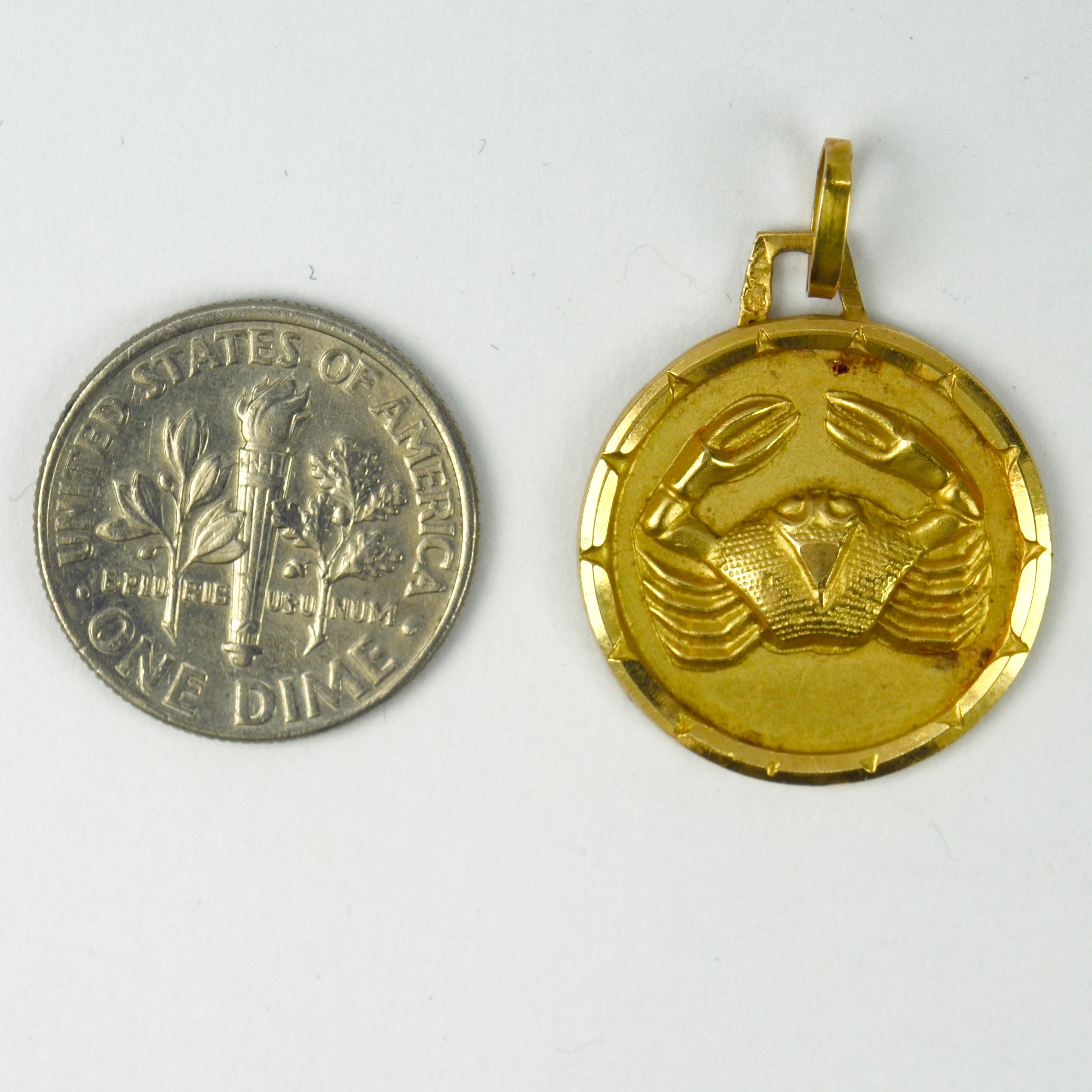 French 18 Karat Yellow Gold Zodiac Cancer Crab Charm Pendant In Good Condition In London, GB
