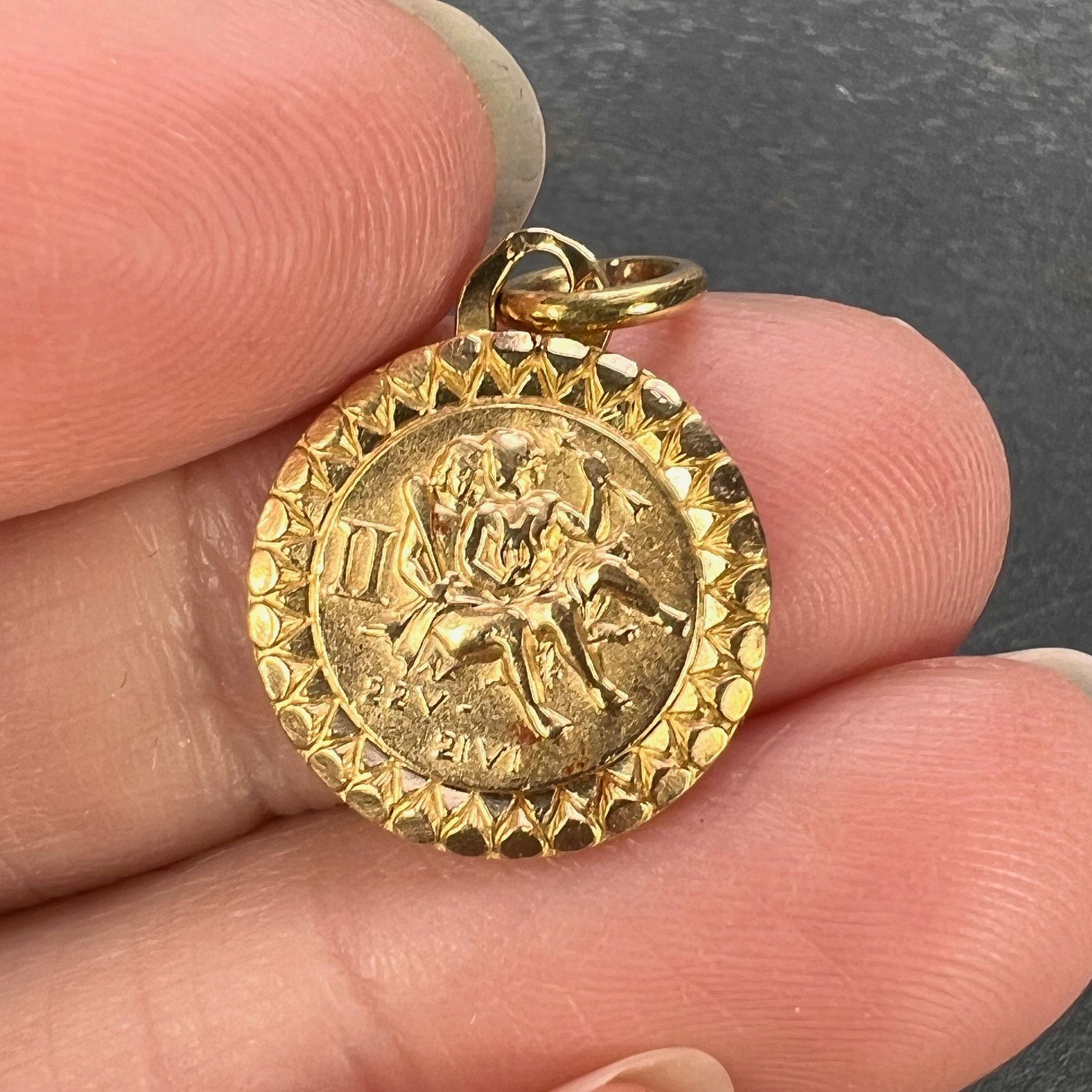 French 18K Yellow Gold Zodiac Gemini Charm Pendant In Good Condition In London, GB