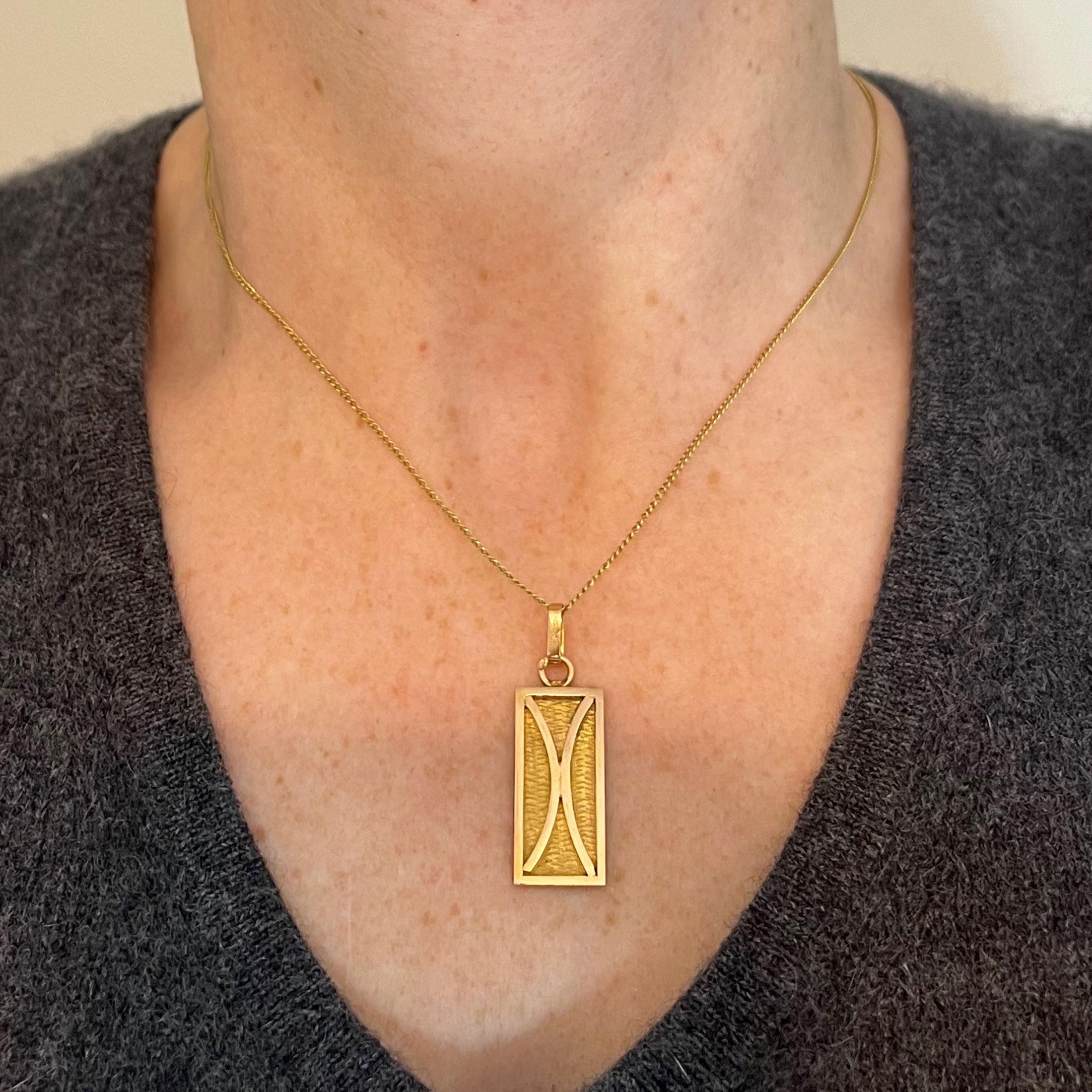 da uomo o donna Ciondolo francese in oro giallo 18 carati con simbolo dello Zodiac Pisces in vendita