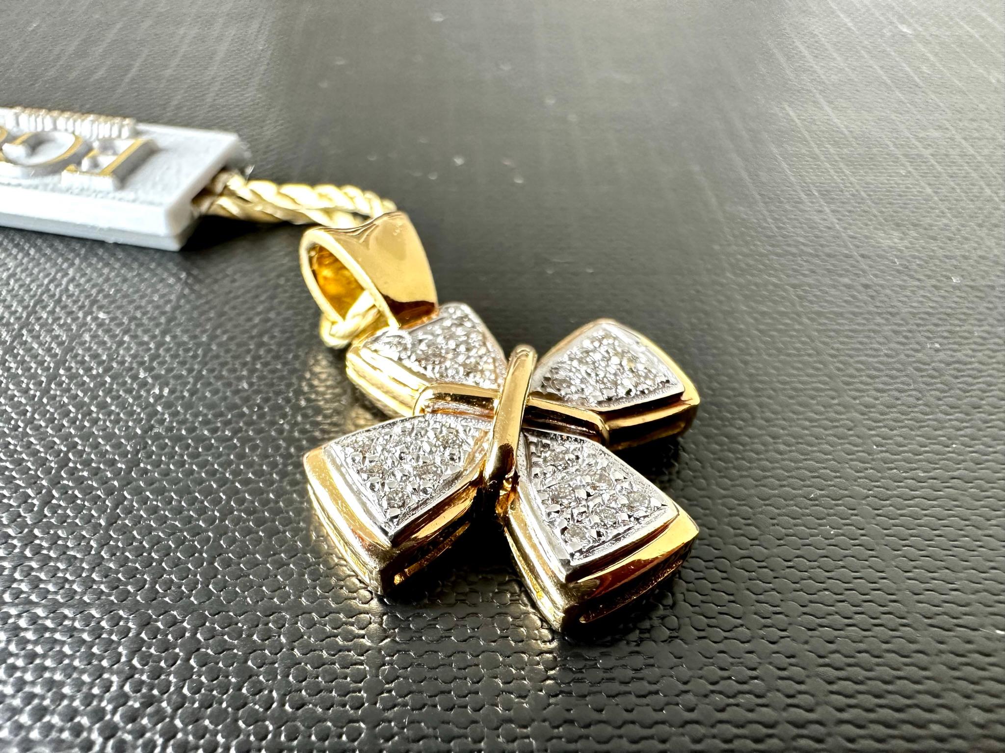 Croix française en or 18 carats avec diamants  Bon état - En vente à Esch sur Alzette, Esch-sur-Alzette