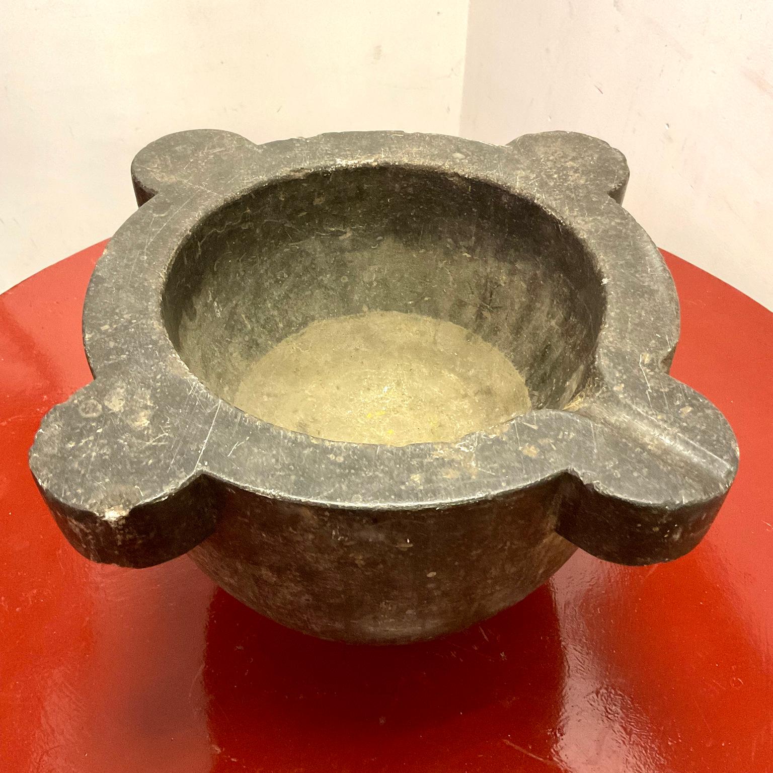 Rustic French 18th-19th Century Apothecary Mortar in Black Marble with its Metal Pestle