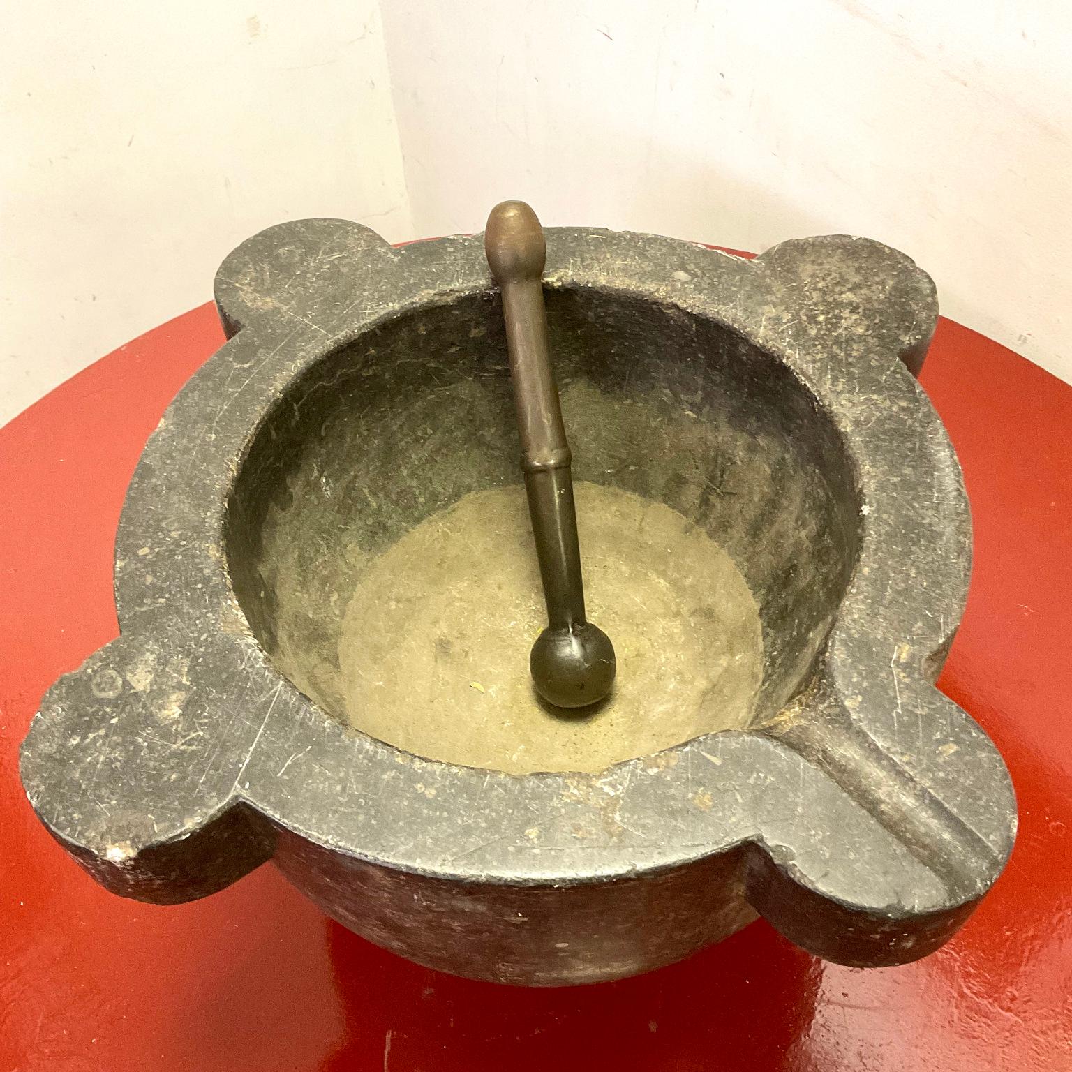 Granite French 18th-19th Century Apothecary Mortar in Black Marble with its Metal Pestle