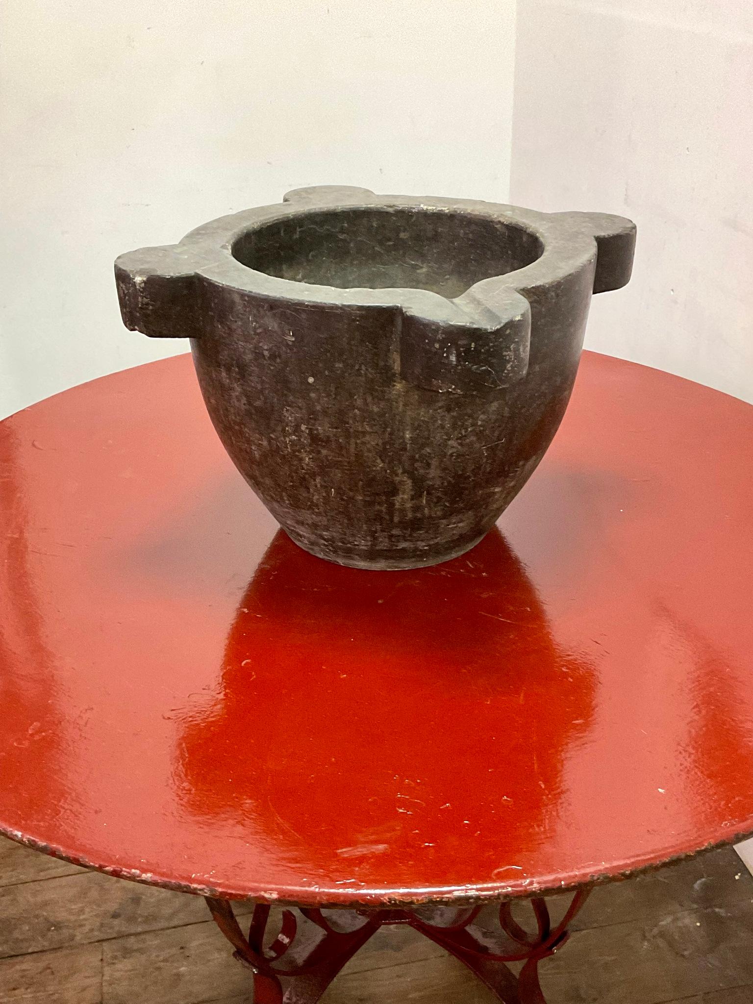 French 18th-19th Century Apothecary Mortar in Black Marble with its Metal Pestle 2