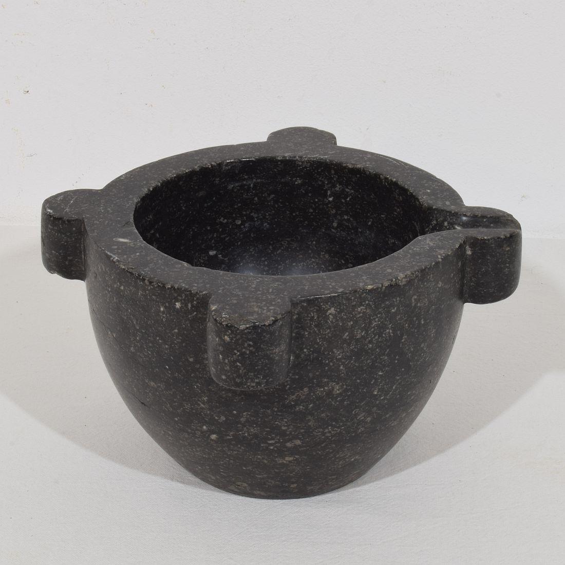 Francese Mortaio francese in marmo nero del XVIII-XIX secolo in vendita