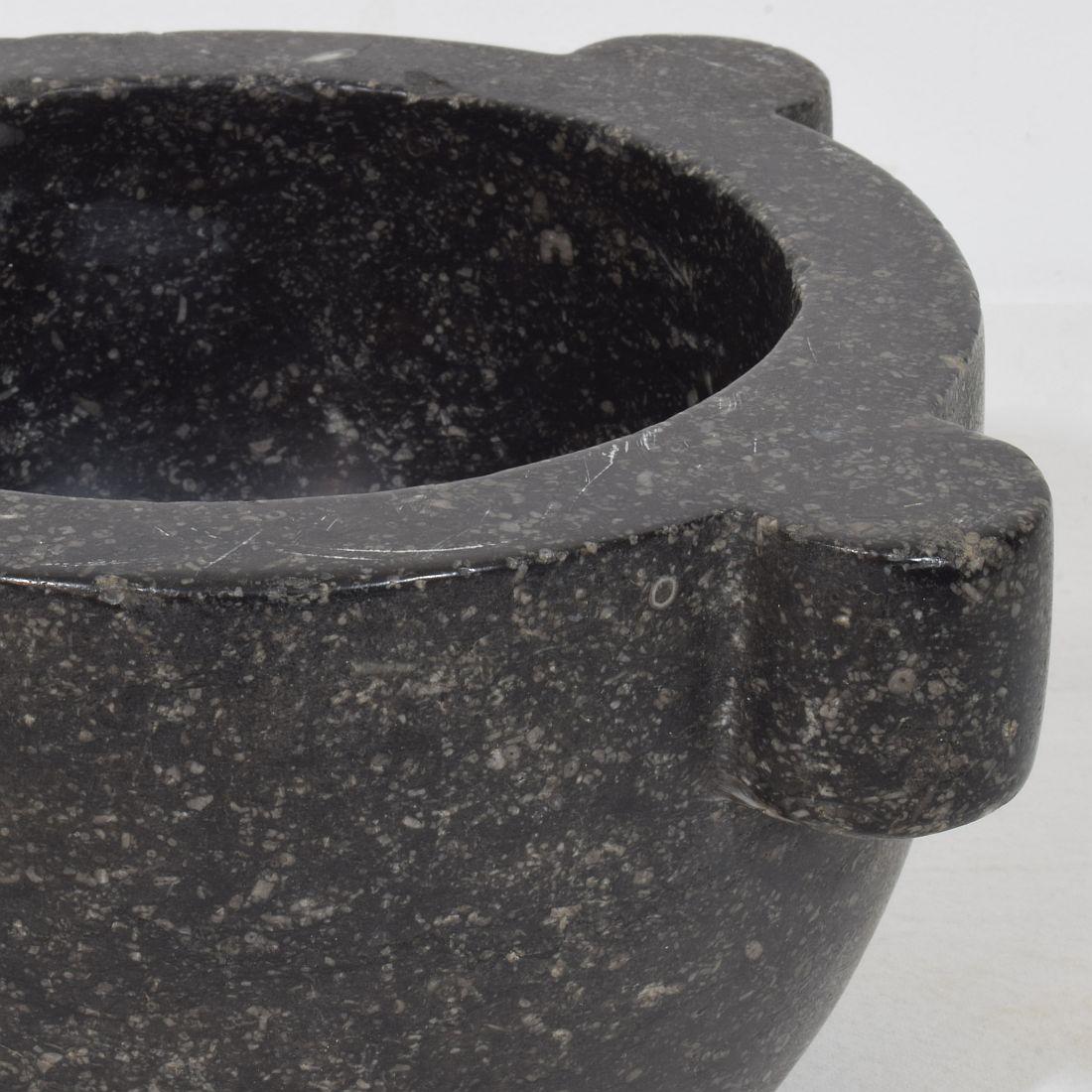Marmo nero Belgio Mortaio francese in marmo nero del XVIII-XIX secolo in vendita