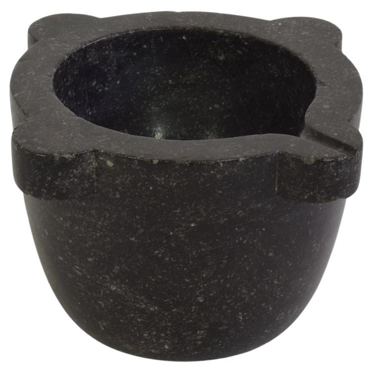 Mortaio francese in marmo nero del XVIII-XIX secolo in vendita