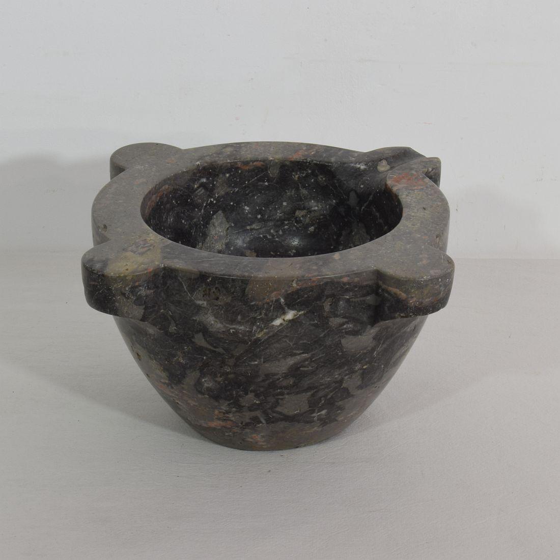 French 18th-19th Century Grey Marble Mortar In Good Condition In Buisson, FR