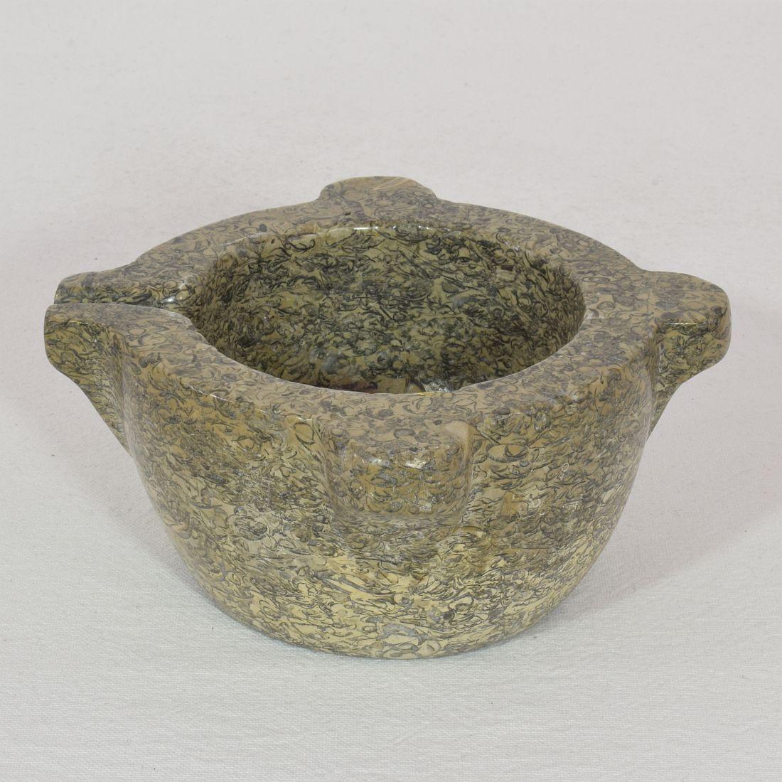 French 18th-19th Century Small Marble Mortar In Good Condition For Sale In Buisson, FR