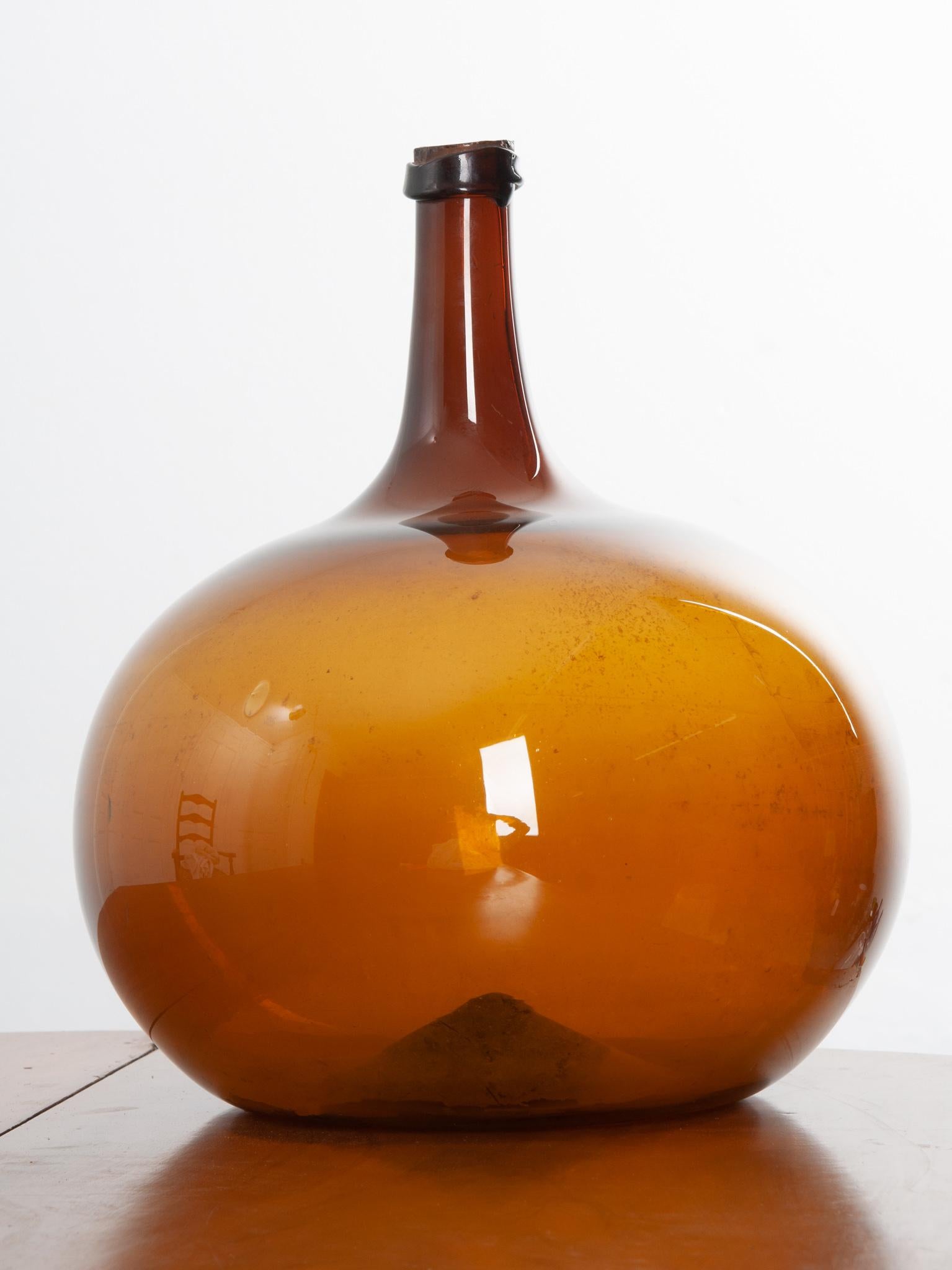 French 18th Century Amber Glass Wine Keg In Good Condition In Baton Rouge, LA