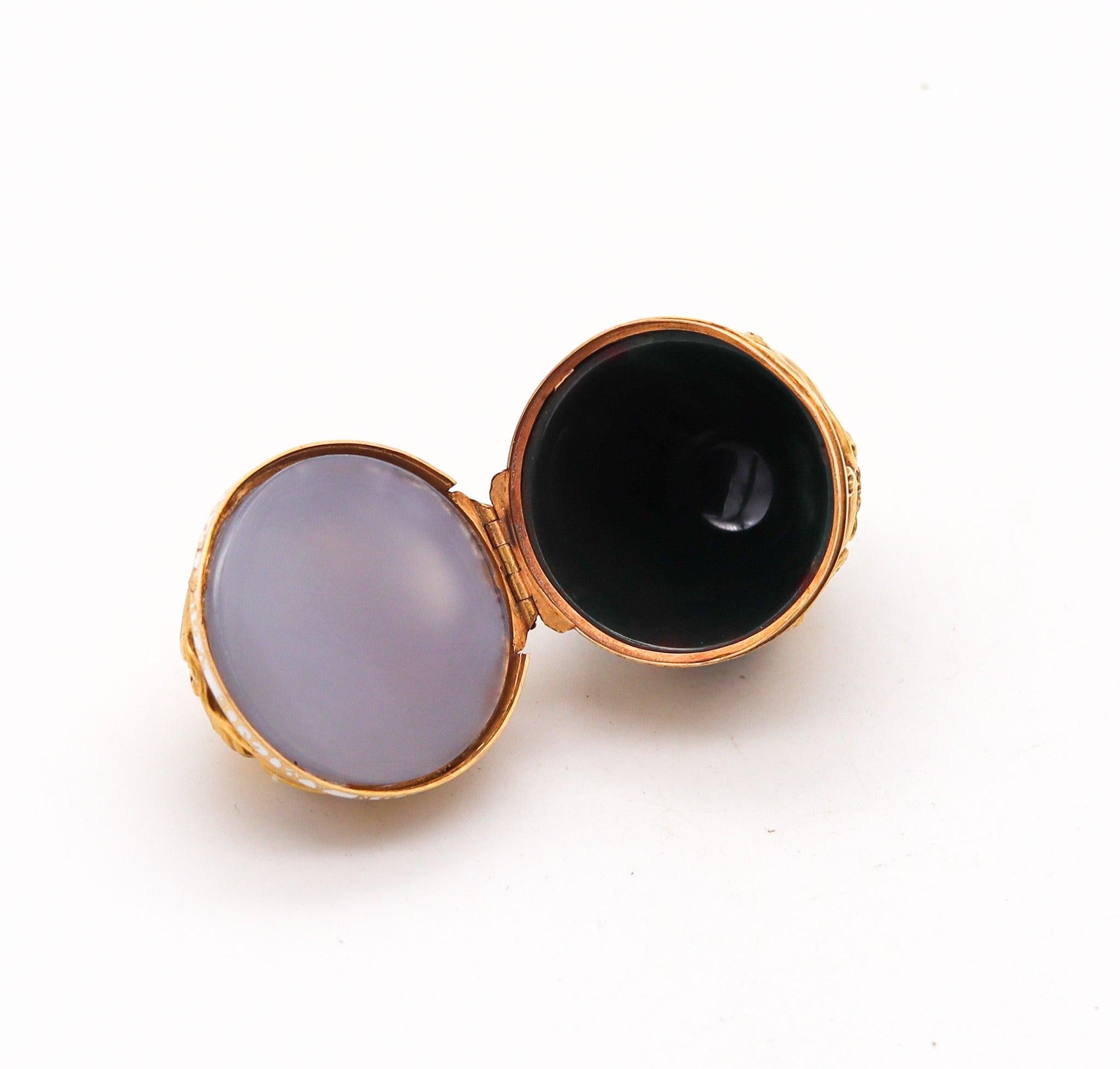 Women's or Men's FRENCH 18th Century Baroque Egg Shaped Box In 18Kt Gold With Agate & Bloodstone