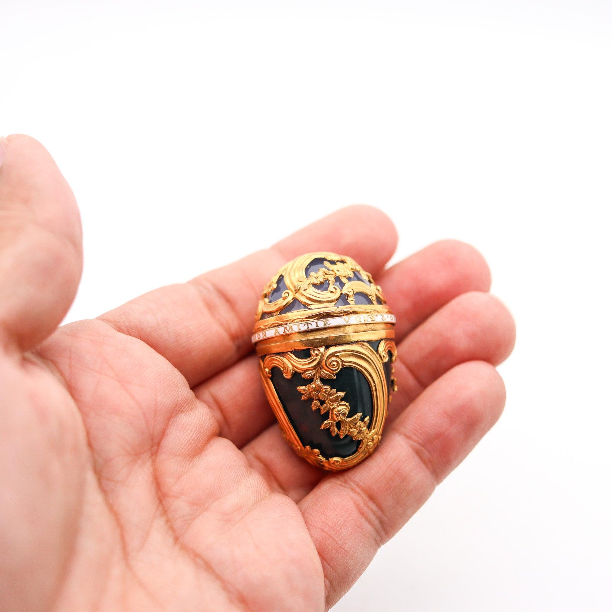 FRENCH 18th Century Baroque Egg Shaped Box In 18Kt Gold With Agate & Bloodstone 1