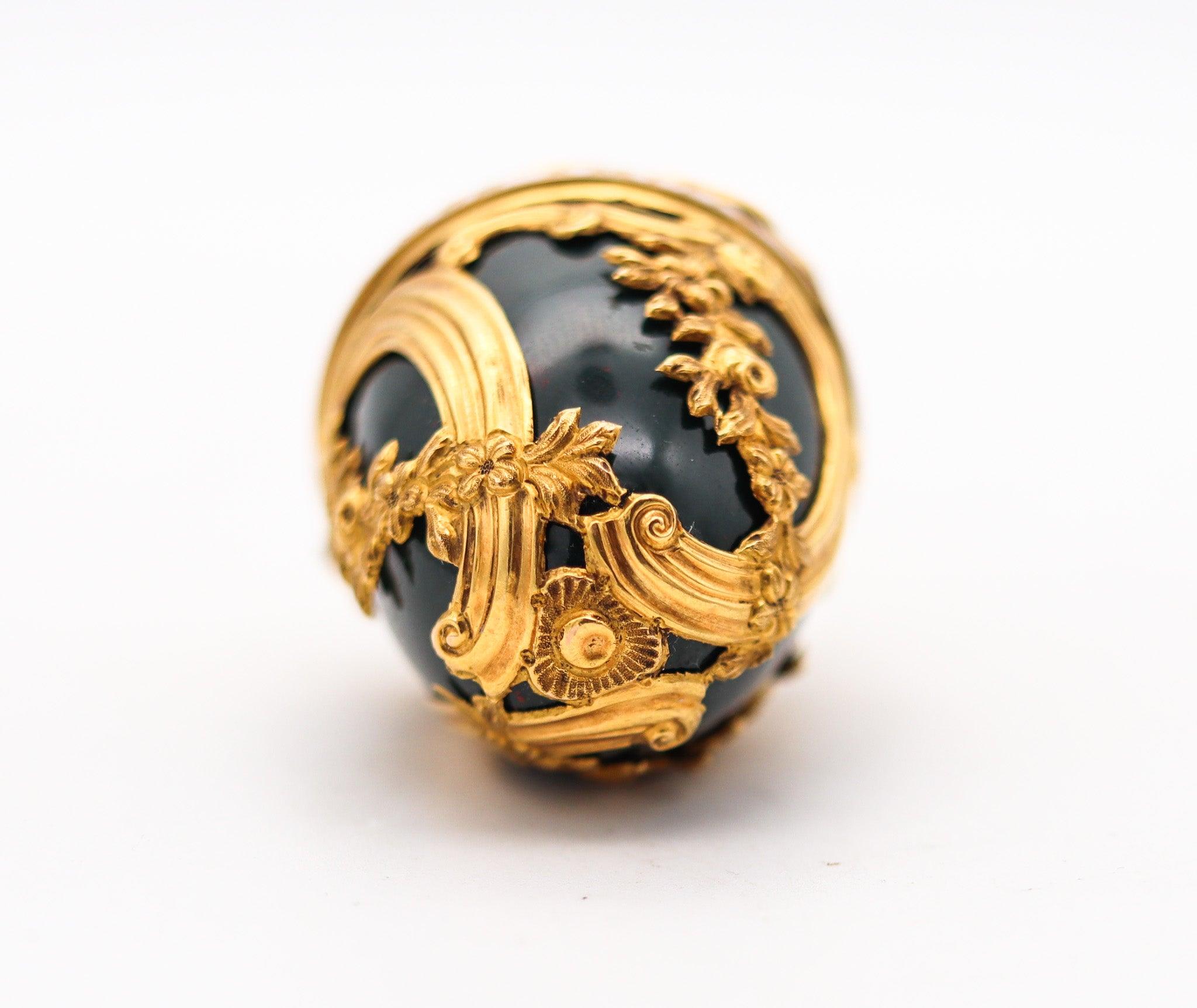 FRENCH 18th Century Baroque Egg Shaped Box In 18Kt Gold With Agate & Bloodstone 3