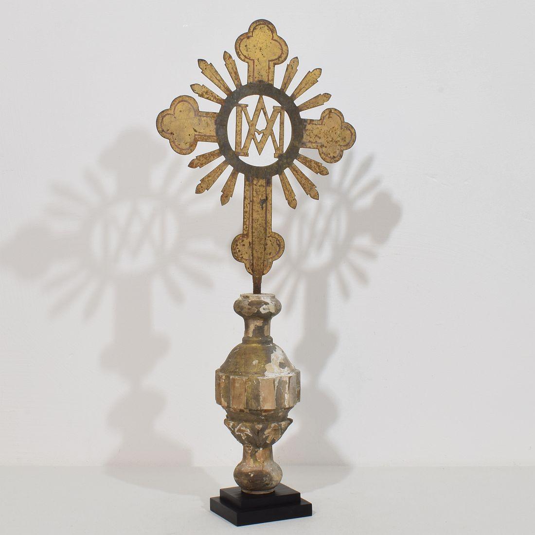 XVIIIe siècle et antérieur Croix de procession baroque française du 18e siècle en métal doré en vente