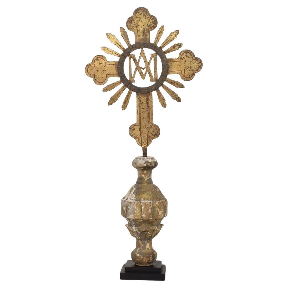 Croix de procession baroque française du 18e siècle en métal doré