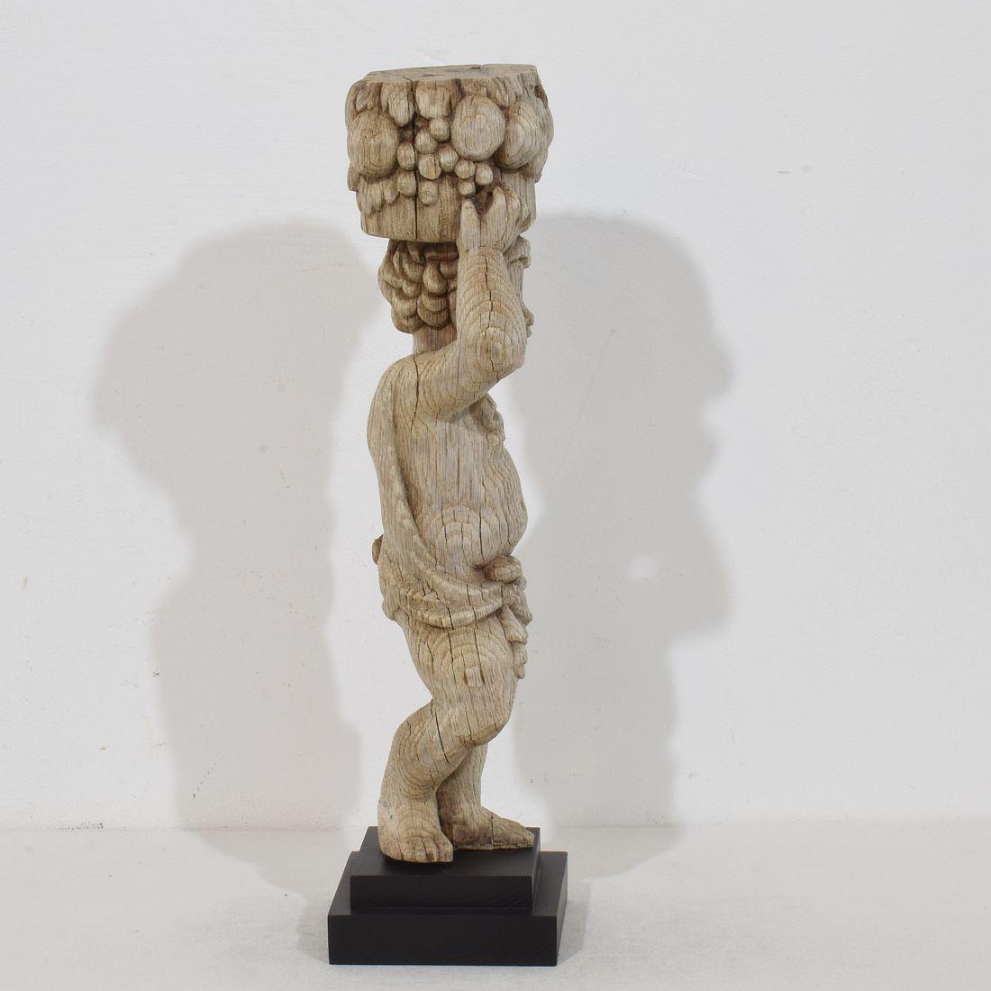 French 18th Century Baroque Hand Carved Oak Caryatid Figure In Good Condition For Sale In Buisson, FR