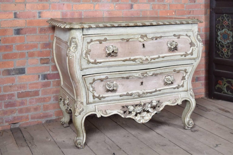 French 18th century Rococo Painted Commode In Good Condition For Sale In Troy, NY