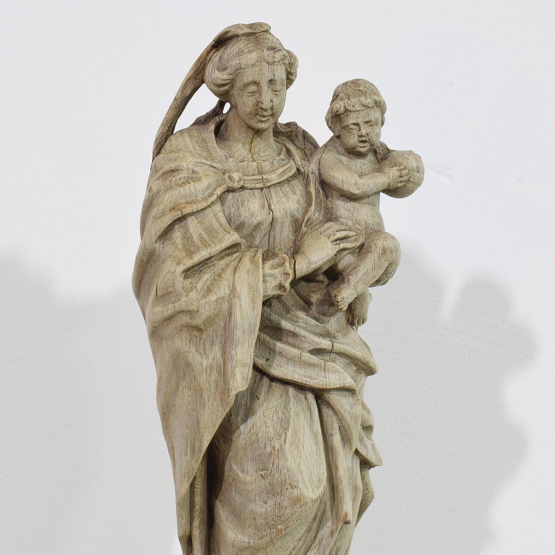 French 18th Century Baroque Wooden Madonna with Child For Sale 4