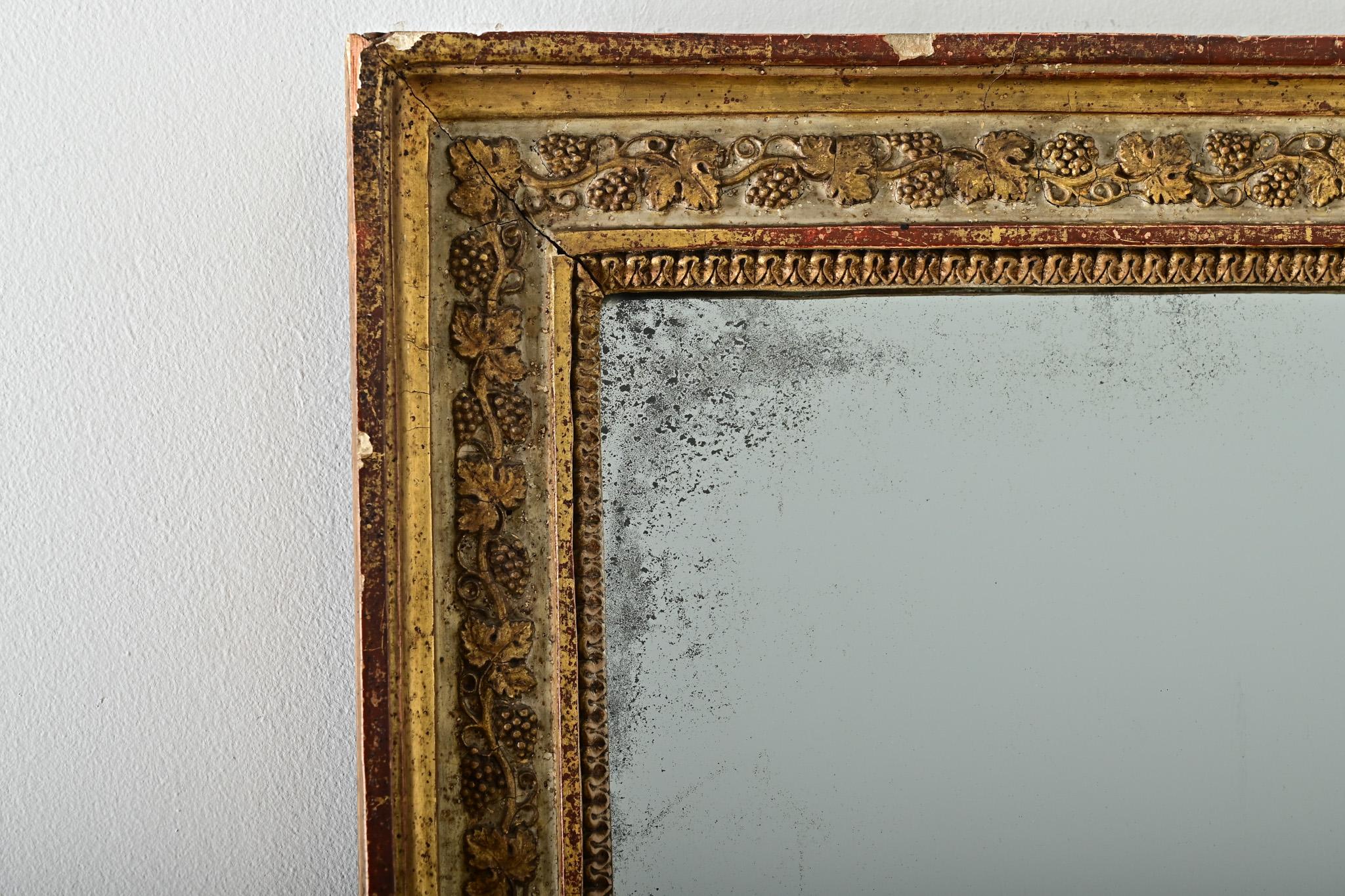 French 18th Century Bridal Gilt Mirror For Sale 1