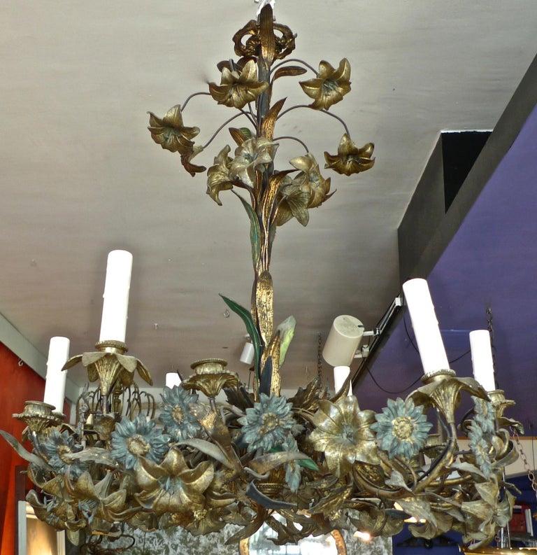French 18th Century Bronze Chandelier with Painted Leaves and 6 Outer Lights In Distressed Condition For Sale In Santa Monica, CA