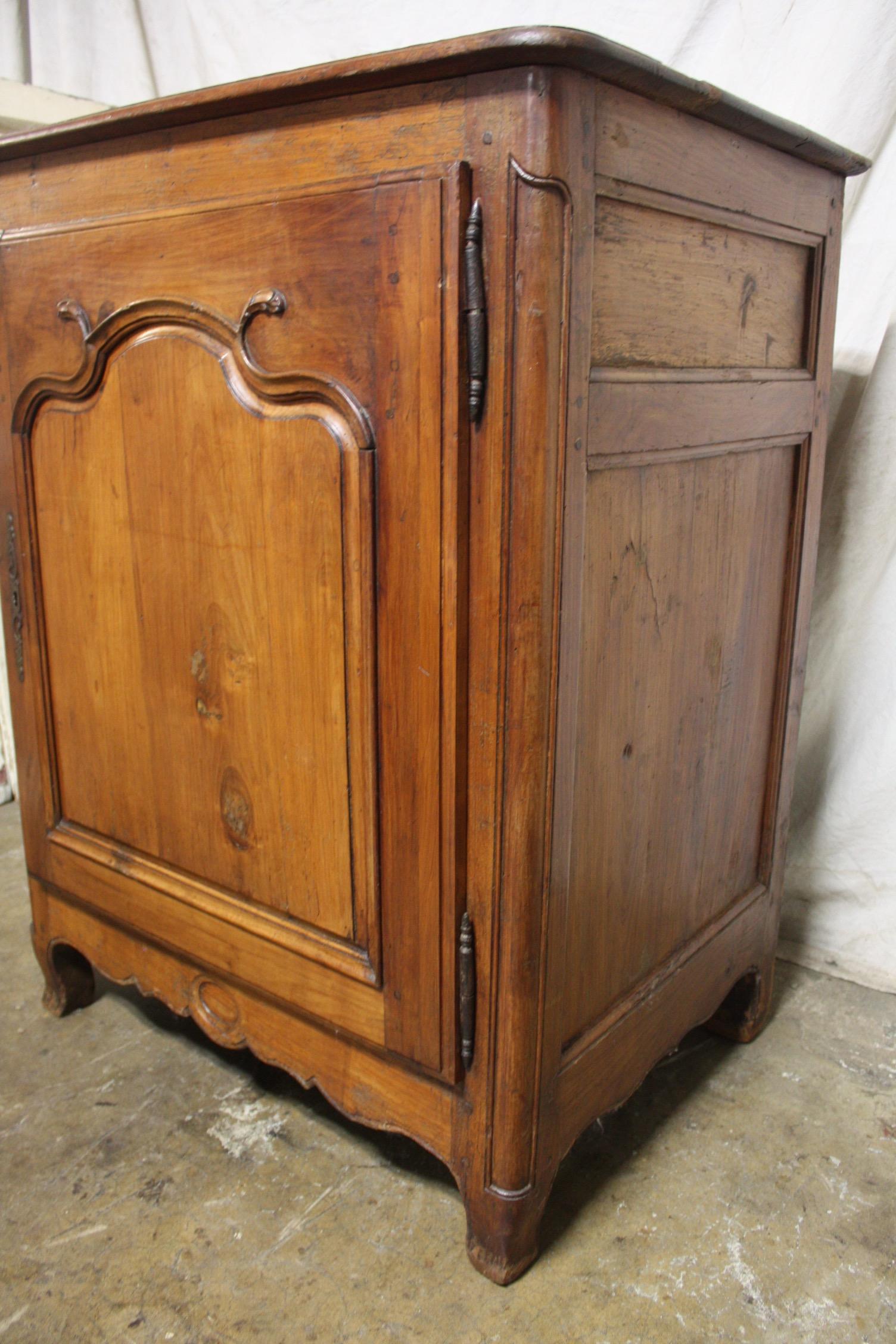 French 18th Century Buffet Confiturier For Sale 1