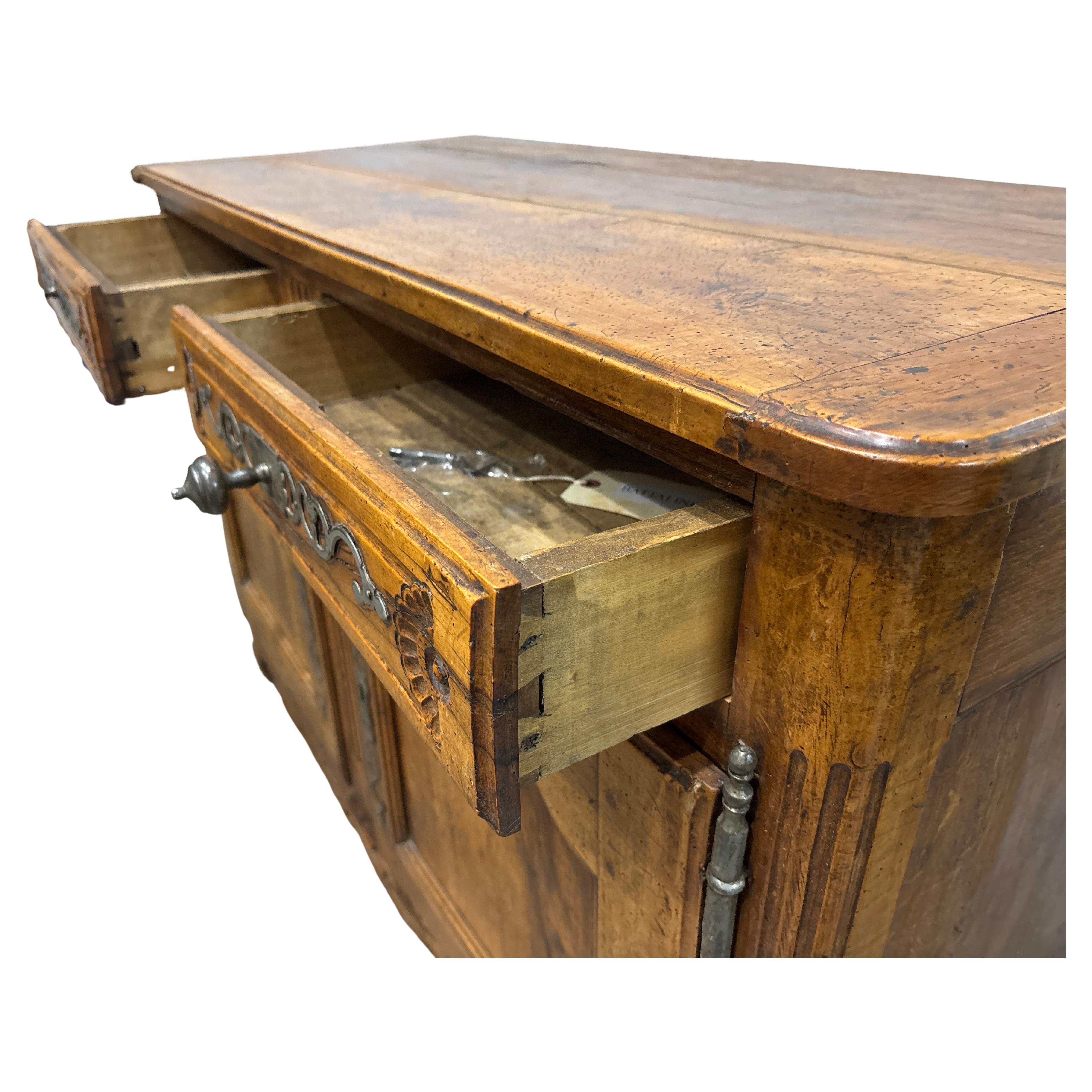 Buffet francese del XVIII secolo in vendita 1