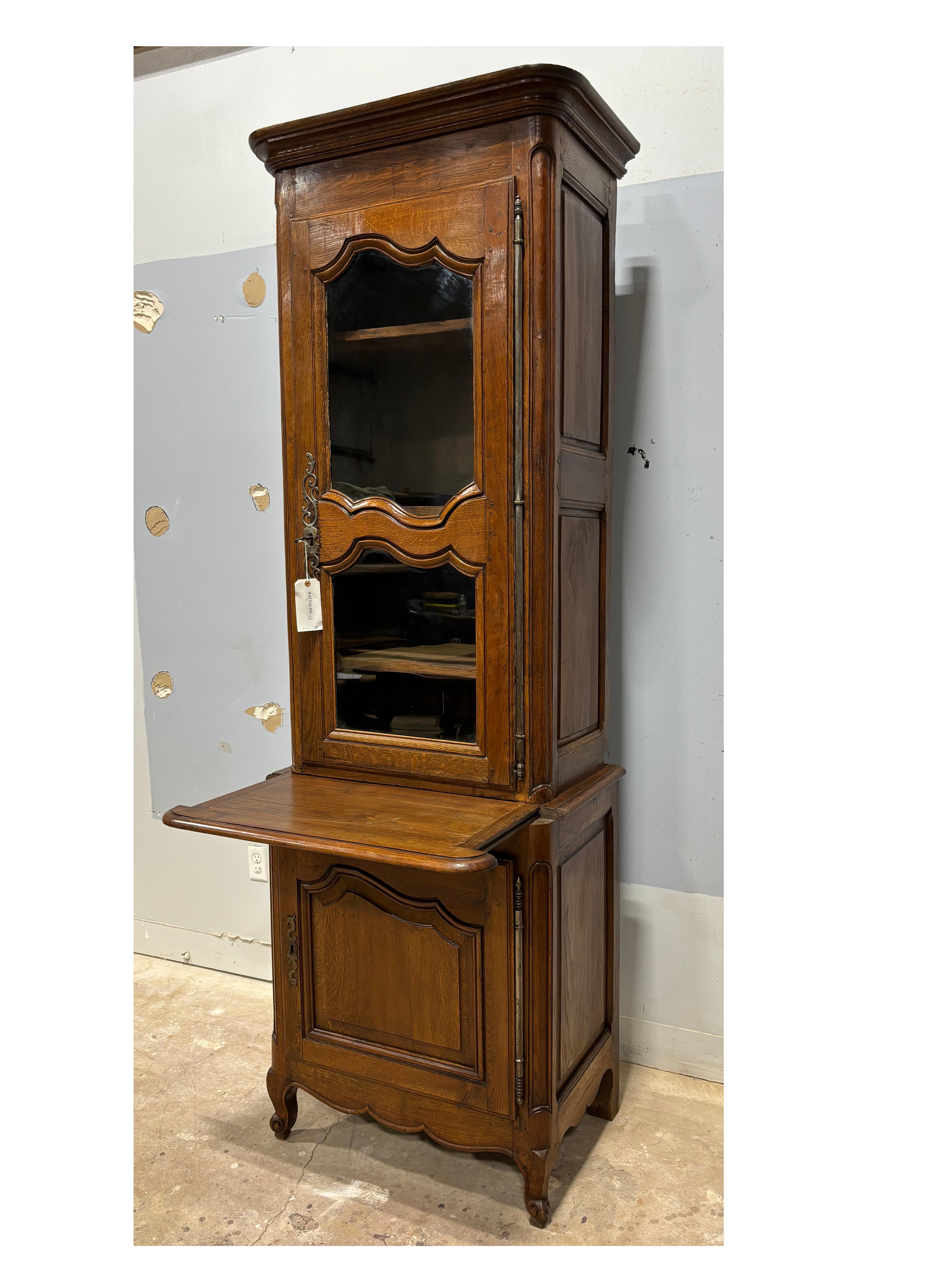 French 18th Century Cabinet In Good Condition For Sale In Stockbridge, GA