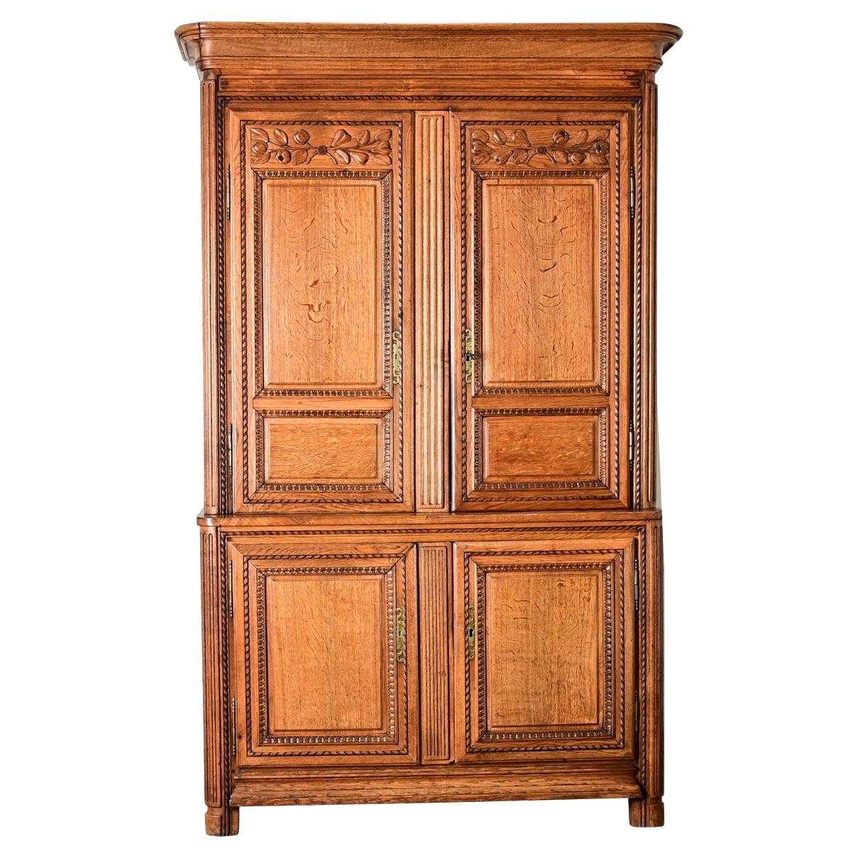 Französisch 18. Jahrhundert geschnitzt Eiche Buffet à Deux Corps