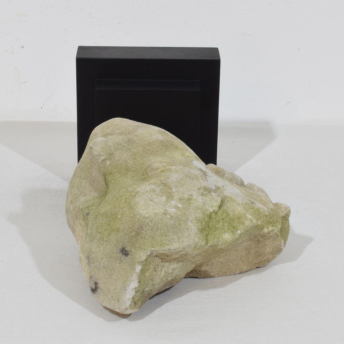 French, 18th Century Carved Stone Head Fragment in vendita 10