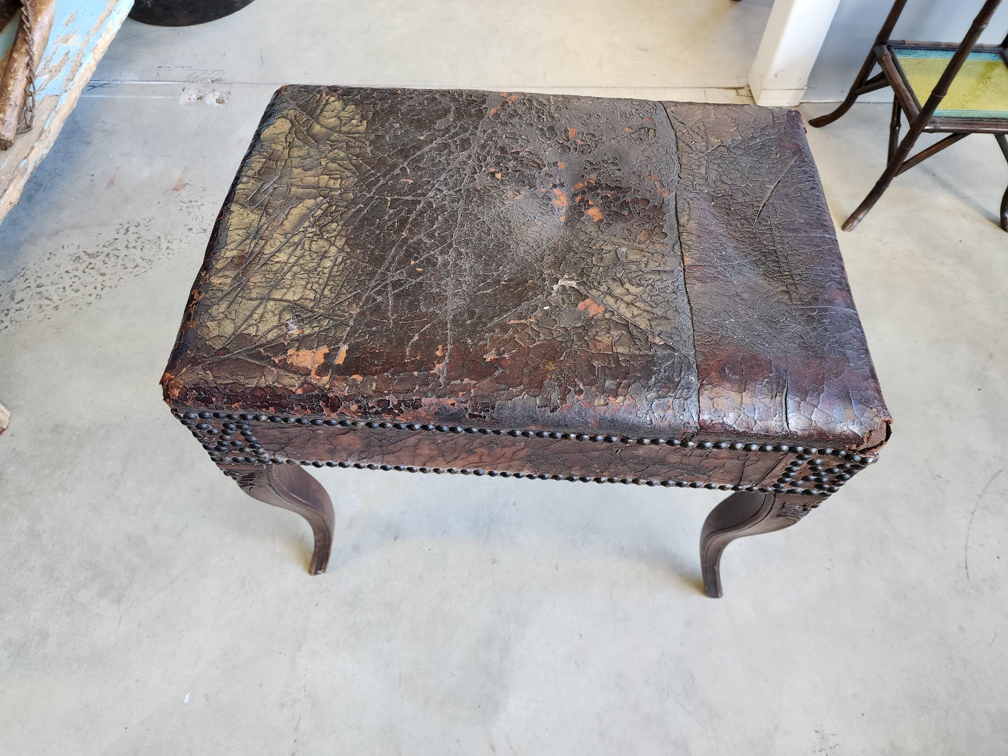 Hand-Crafted French 18th Century Carved Walnut Bench from Provence For Sale