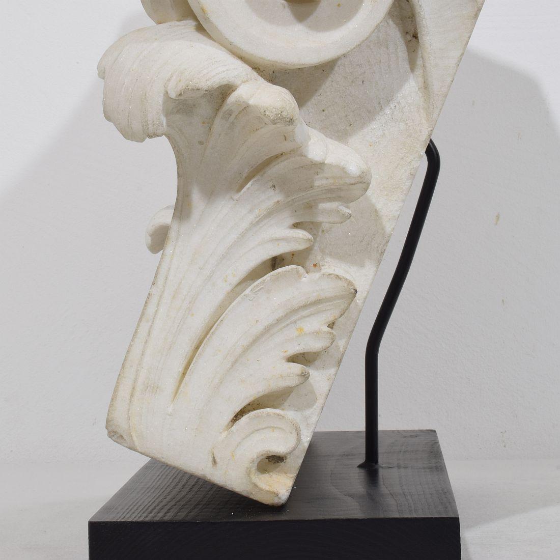 French, 18th Century, Carved White Marble Capital With Angel Head For Sale 13