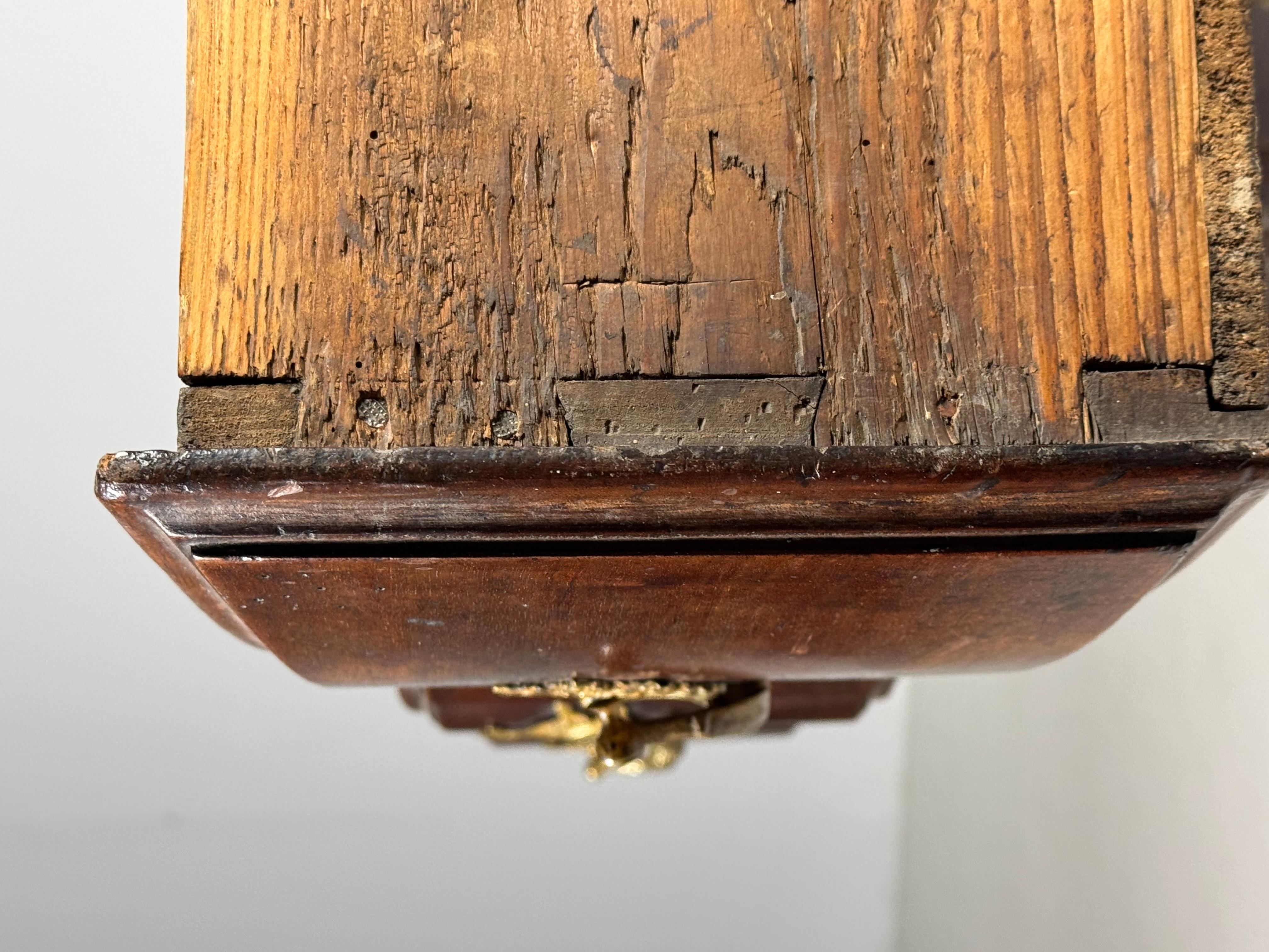 Commode francese del XVIII secolo in vendita 3