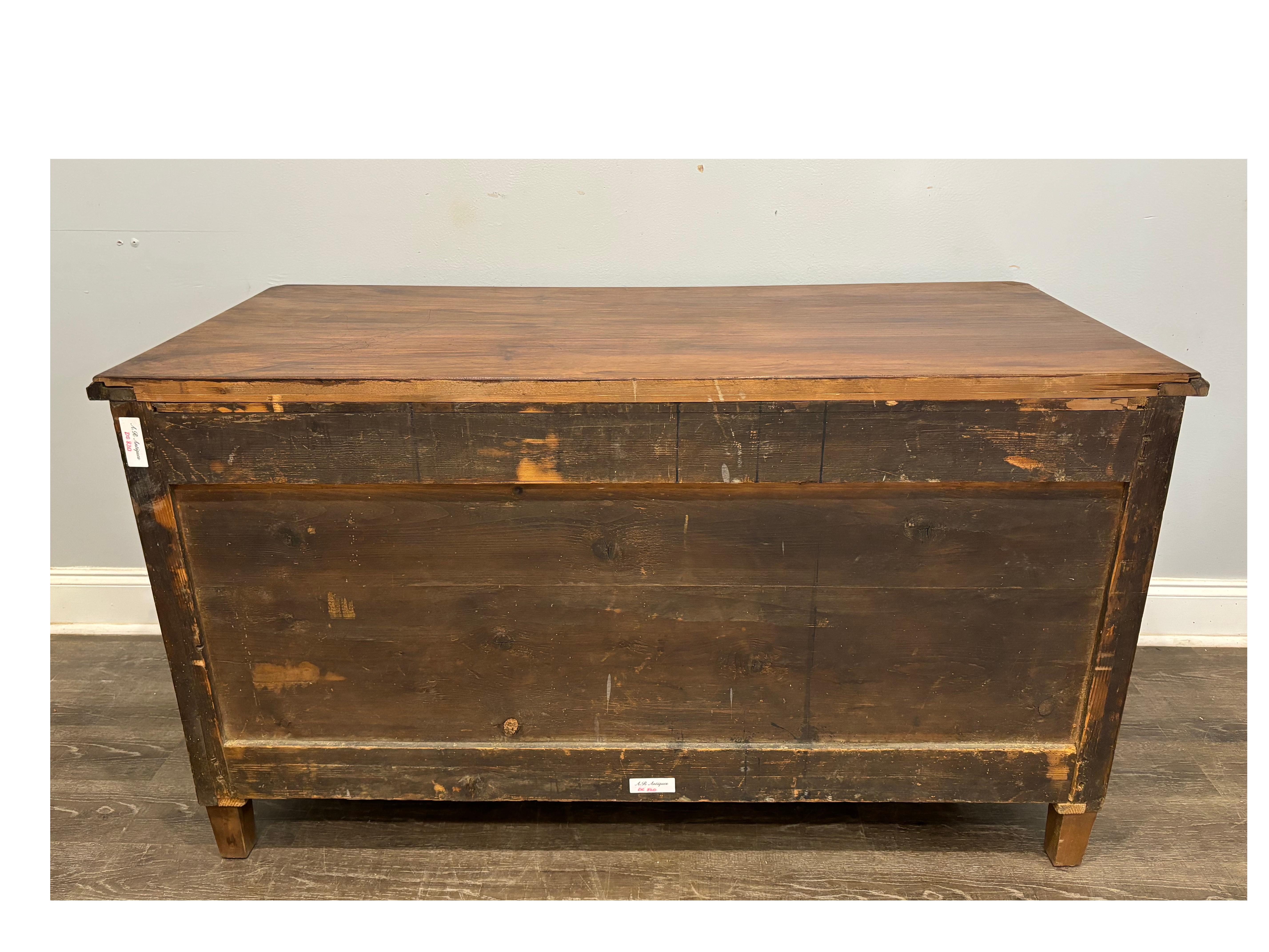 French 18th Century Commode For Sale 5