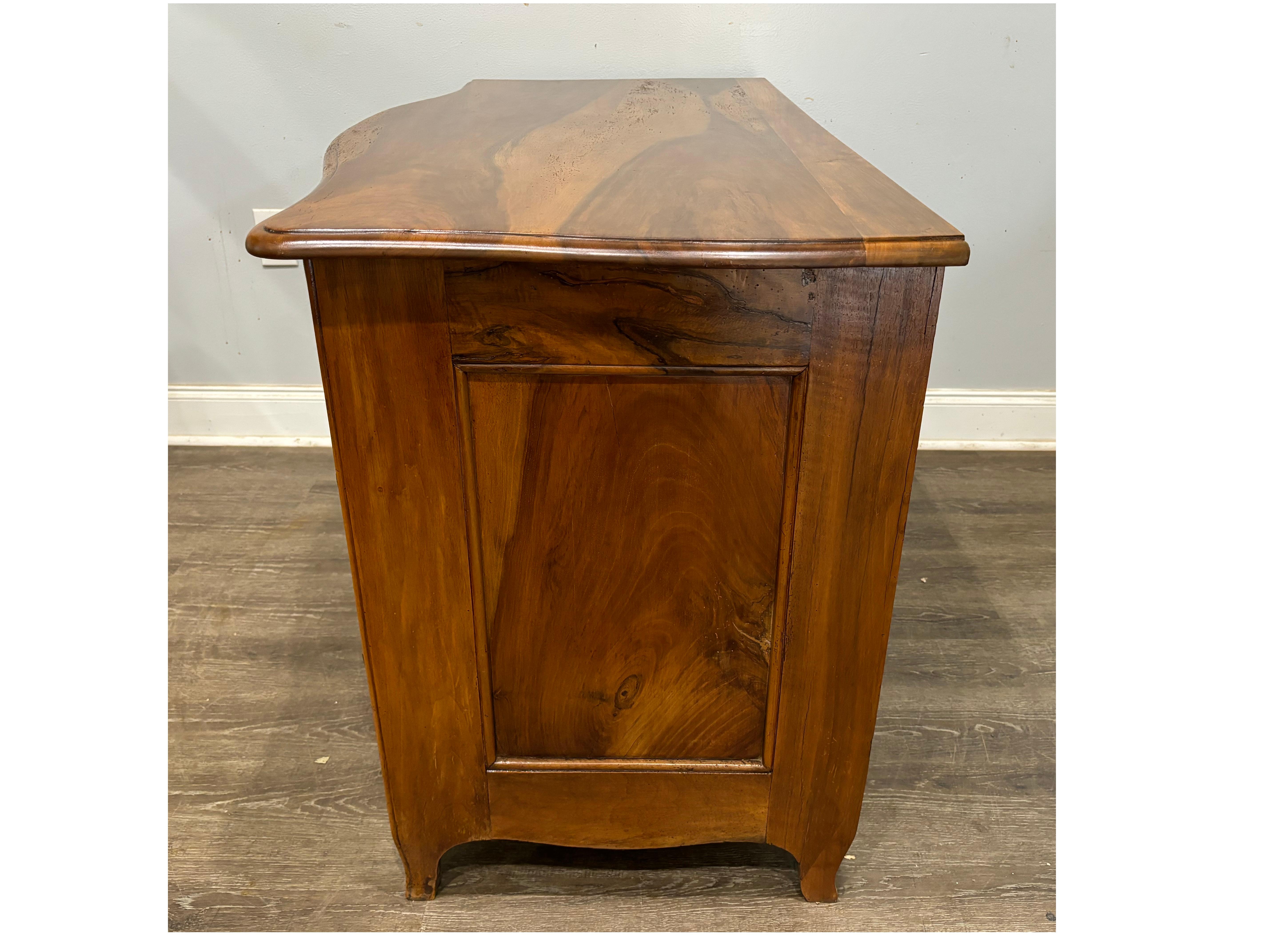 Commode francese del XVIII secolo in vendita 4