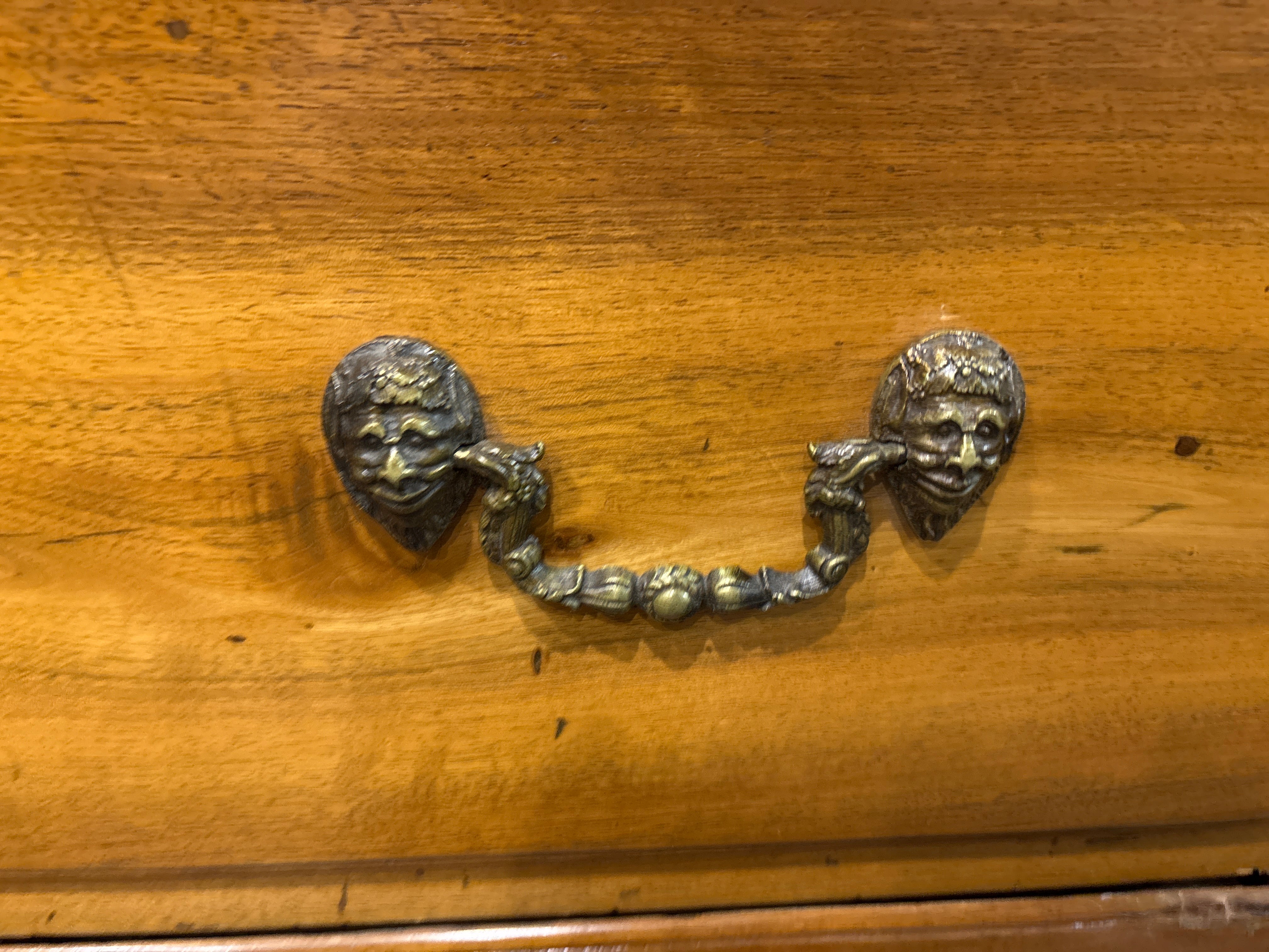 Regency Commode francese del XVIII secolo in vendita