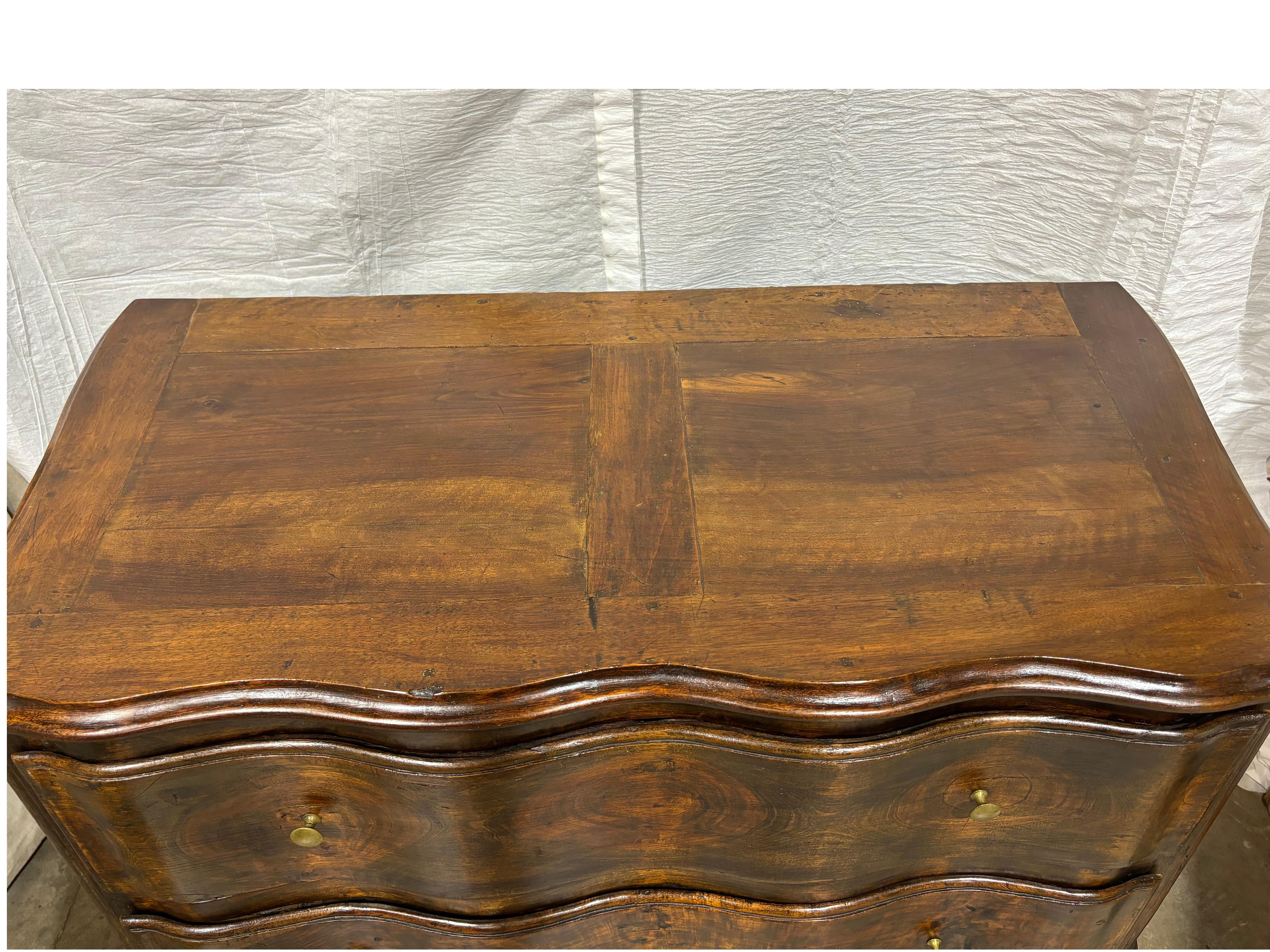 French 18th Century Commode In Good Condition In Stockbridge, GA