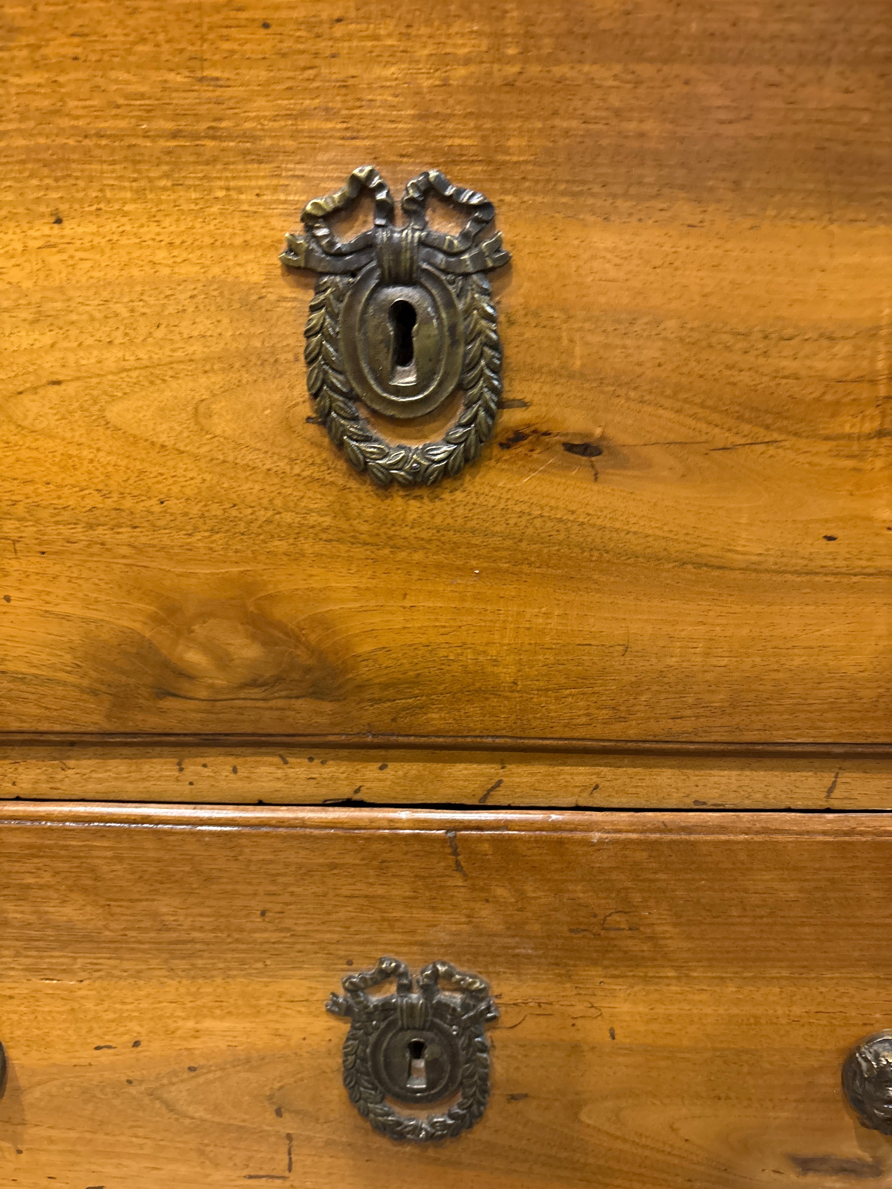 Francese Commode francese del XVIII secolo in vendita