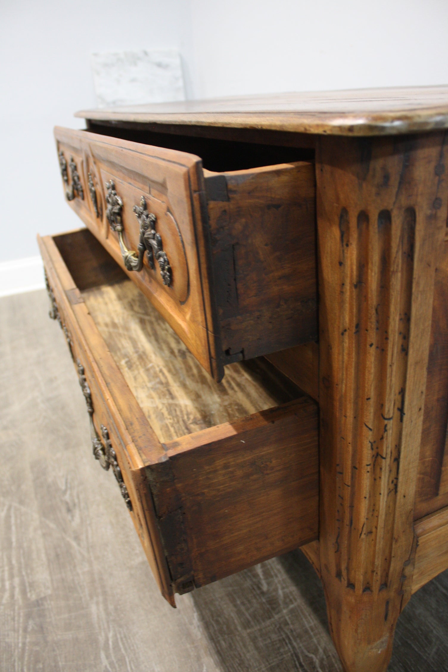 French 18th Century Commode For Sale 1