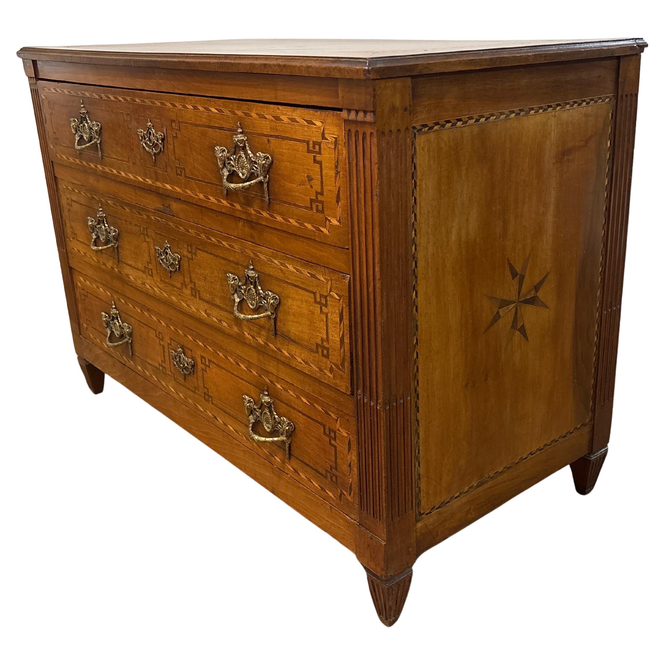 Commode francese del XVIII secolo In condizioni buone in vendita a Stockbridge, GA