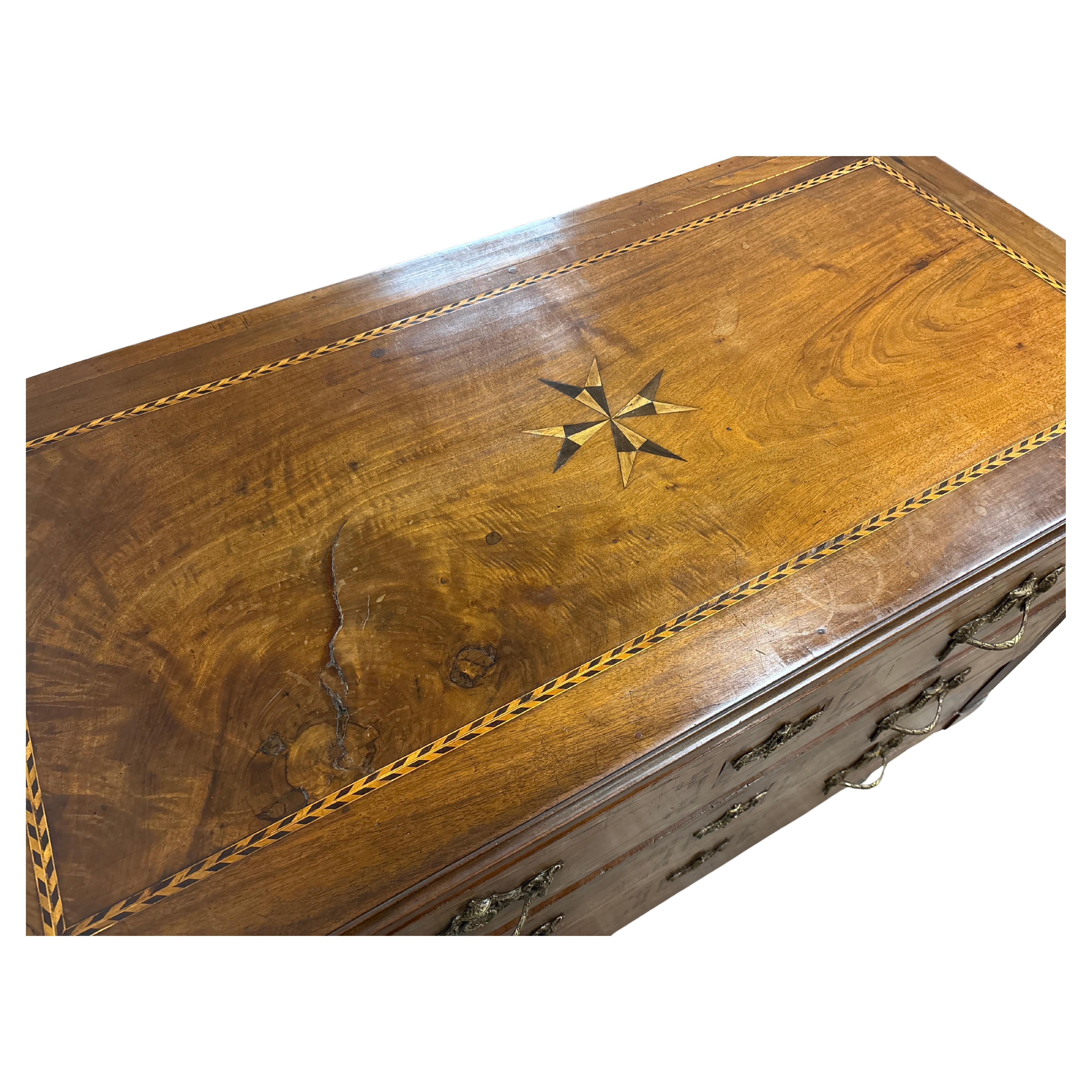 Noce Commode francese del XVIII secolo in vendita