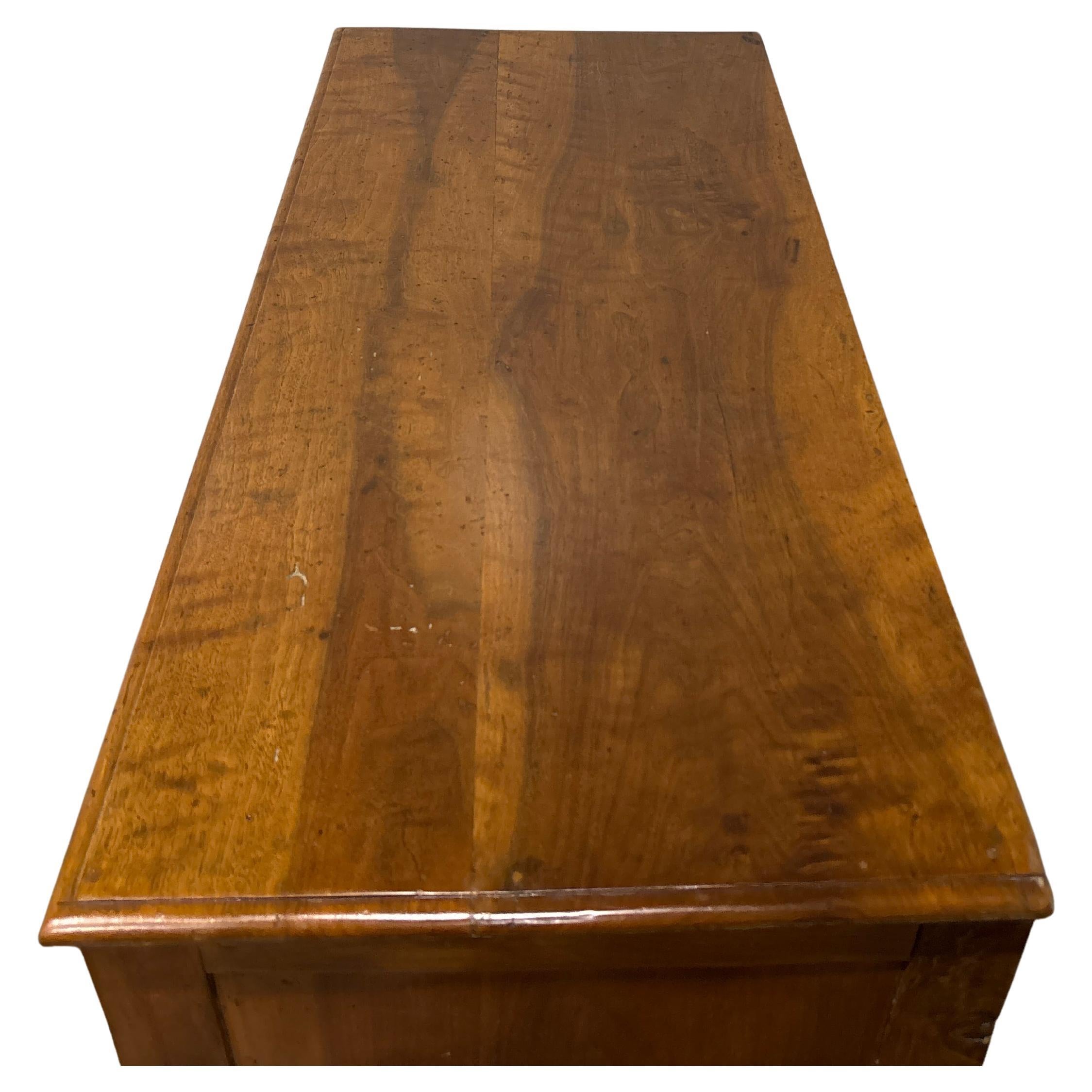 Commode francese del XVIII secolo in vendita 1