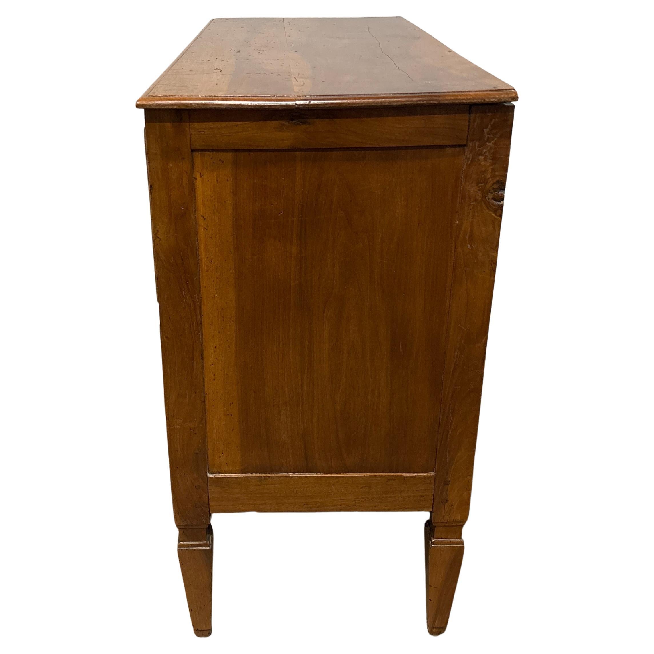 Commode francese del XVIII secolo in vendita 2