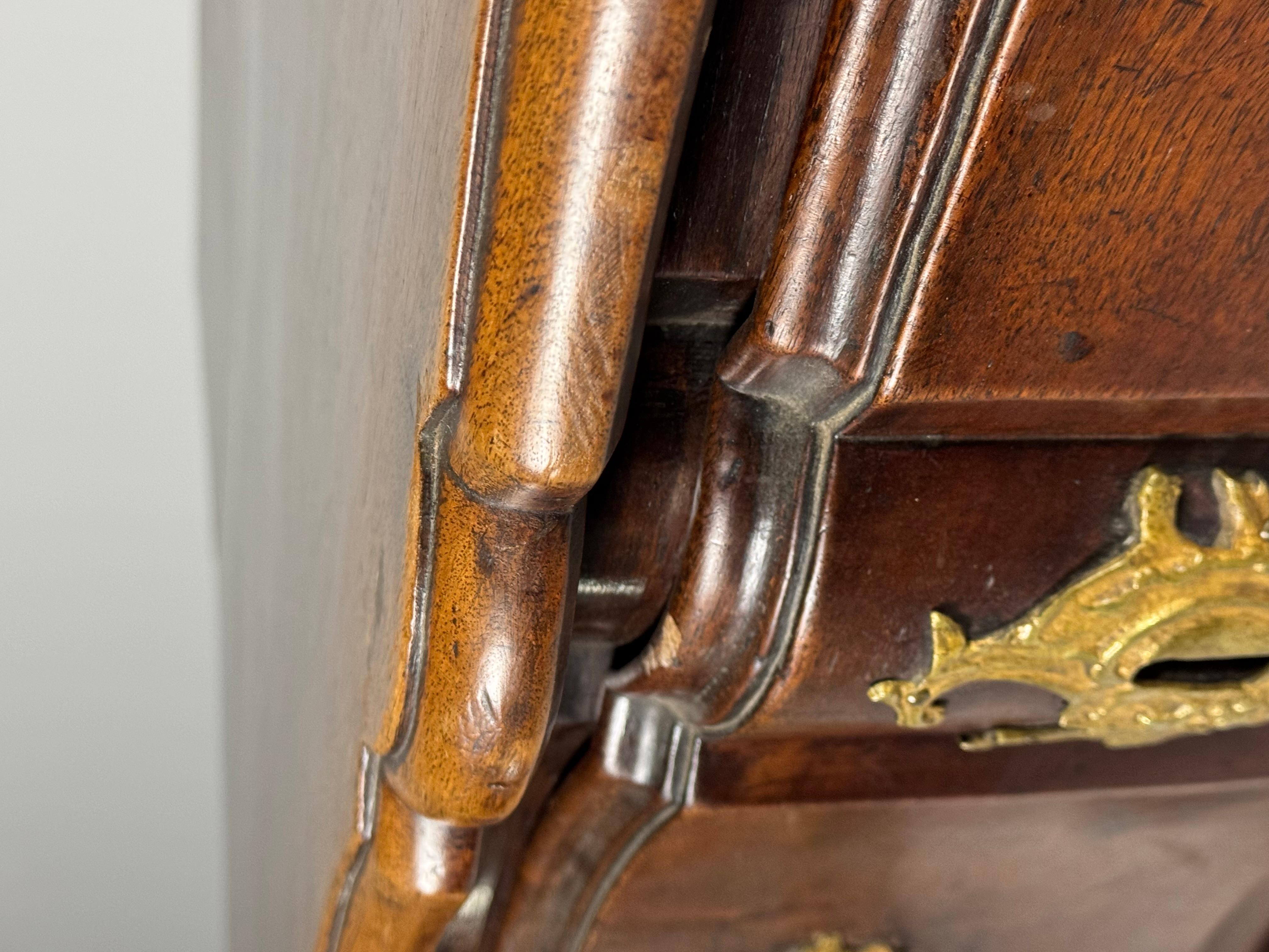 Commode francese del XVIII secolo in vendita 2