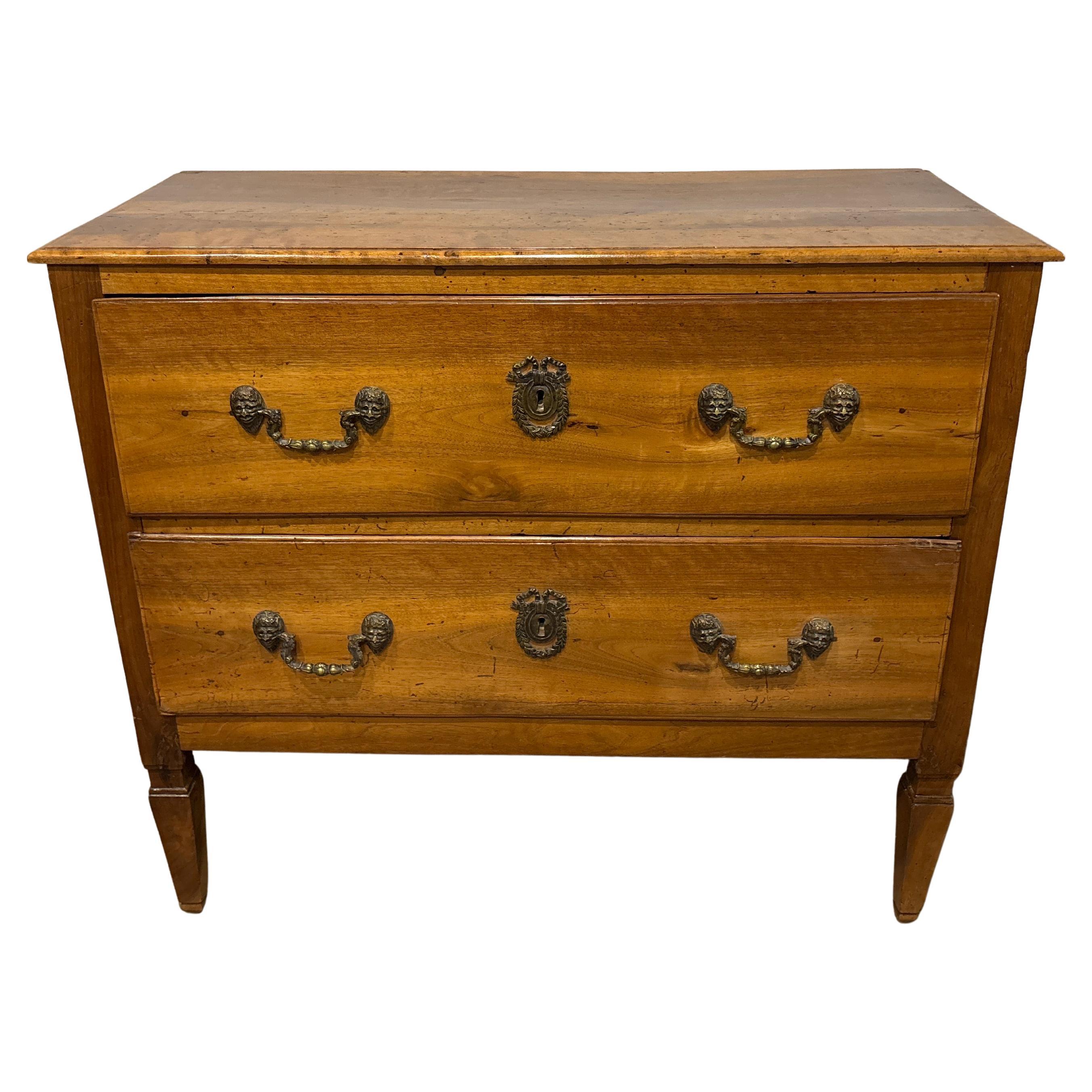 Commode francese del XVIII secolo in vendita