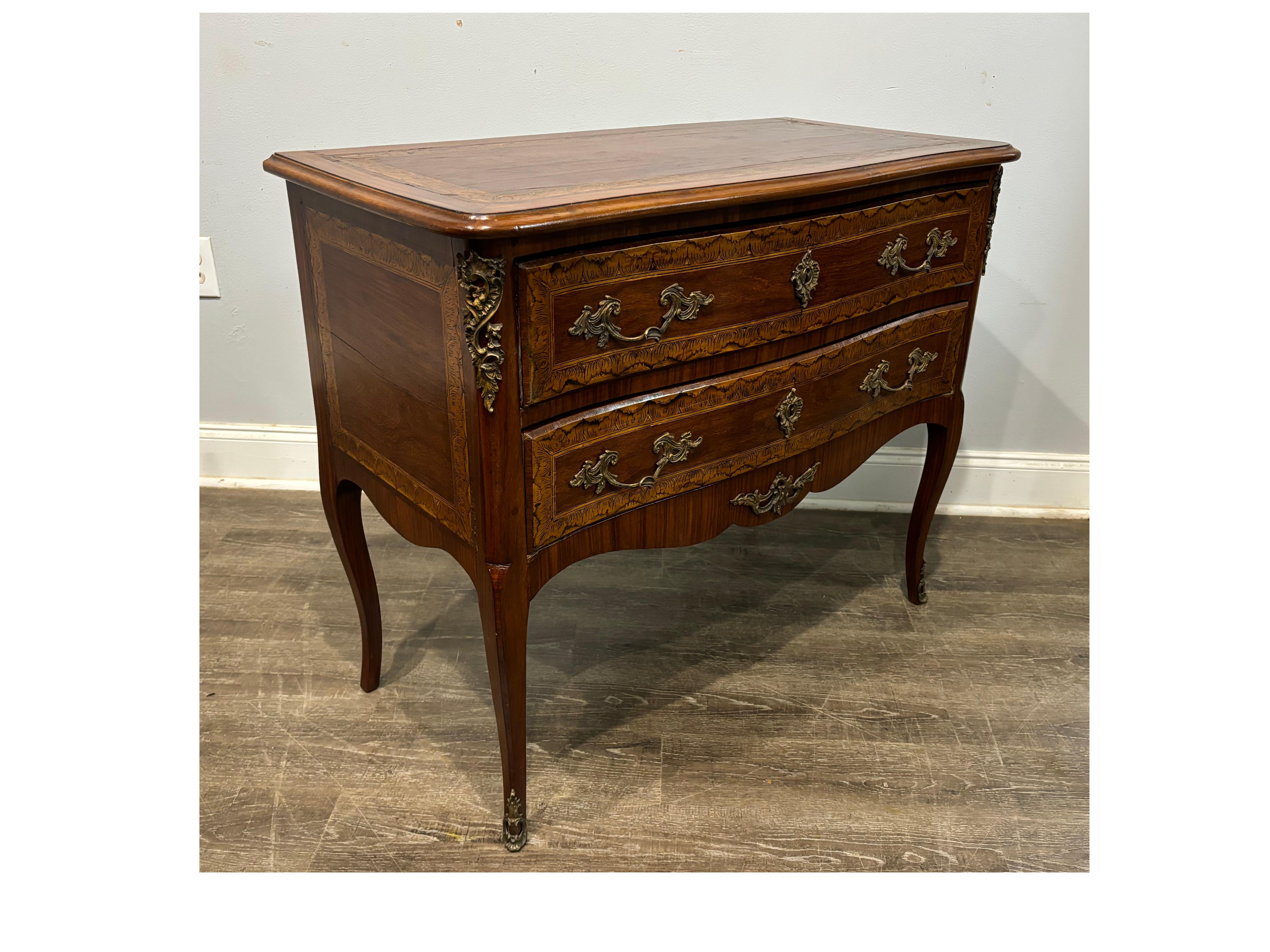 French 18th Century Commode Sauteuse For Sale 8