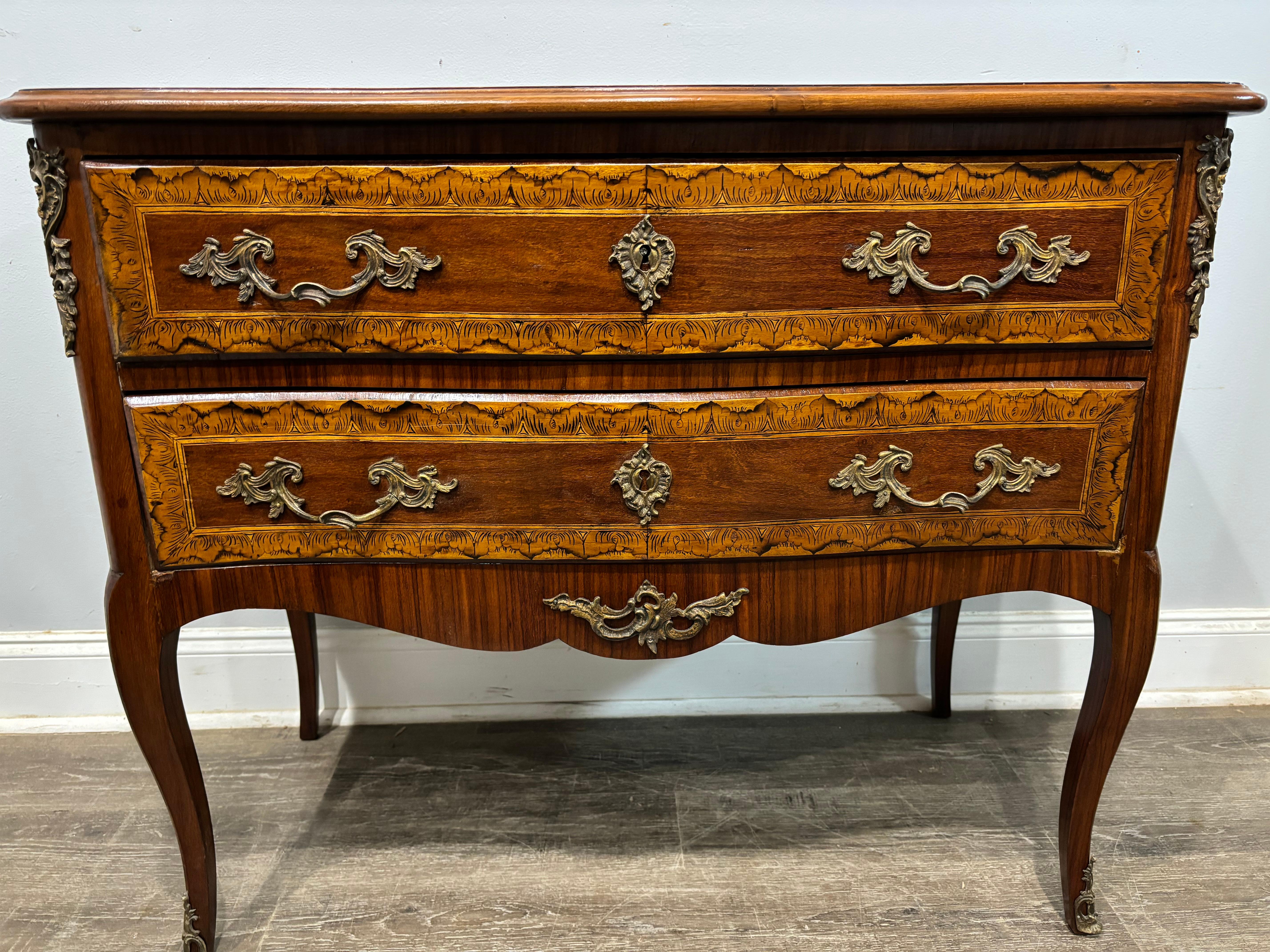 French 18th Century Commode Sauteuse In Good Condition For Sale In Stockbridge, GA