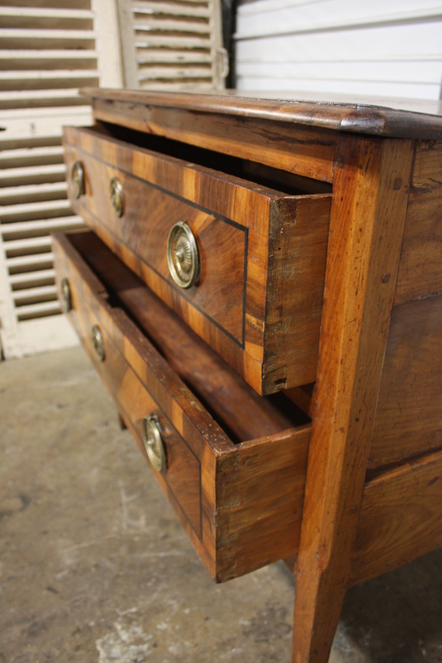 French 18th Century Commode Sauteuse 1