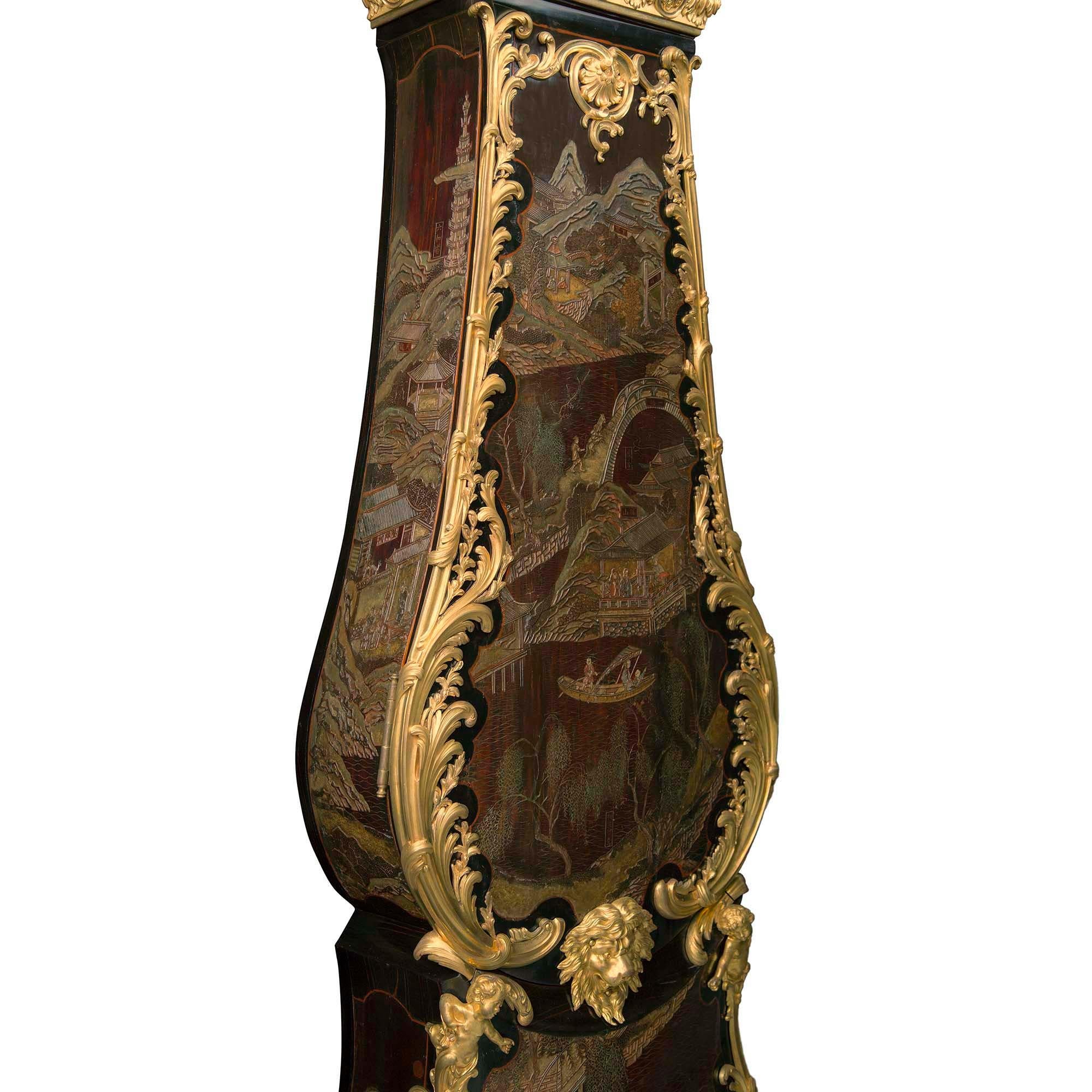 Bronze doré Horloge grand-père française du XVIIIe siècle en coromandel et bronze doré en vente